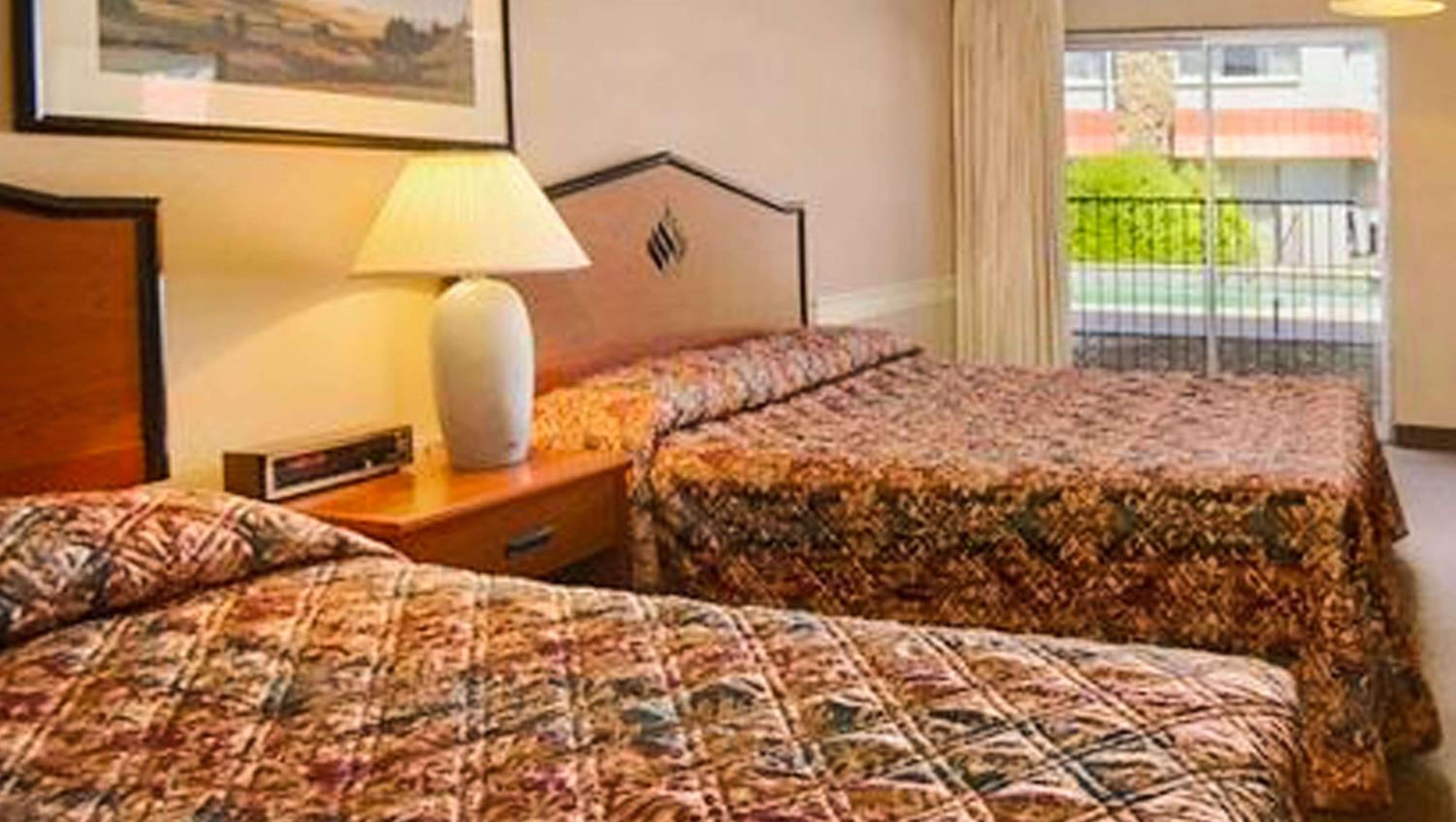 Standard Queen Room - Photo 1