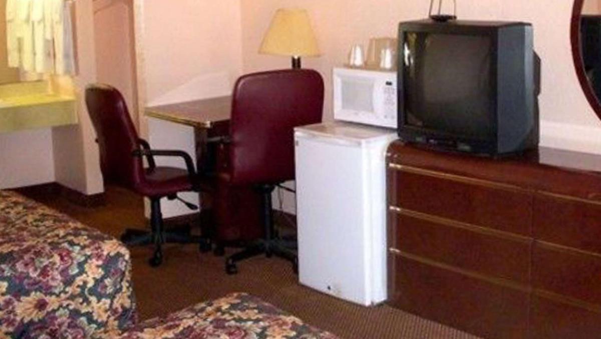 Double Room with Two Double Beds - Non-Smoking photo 2