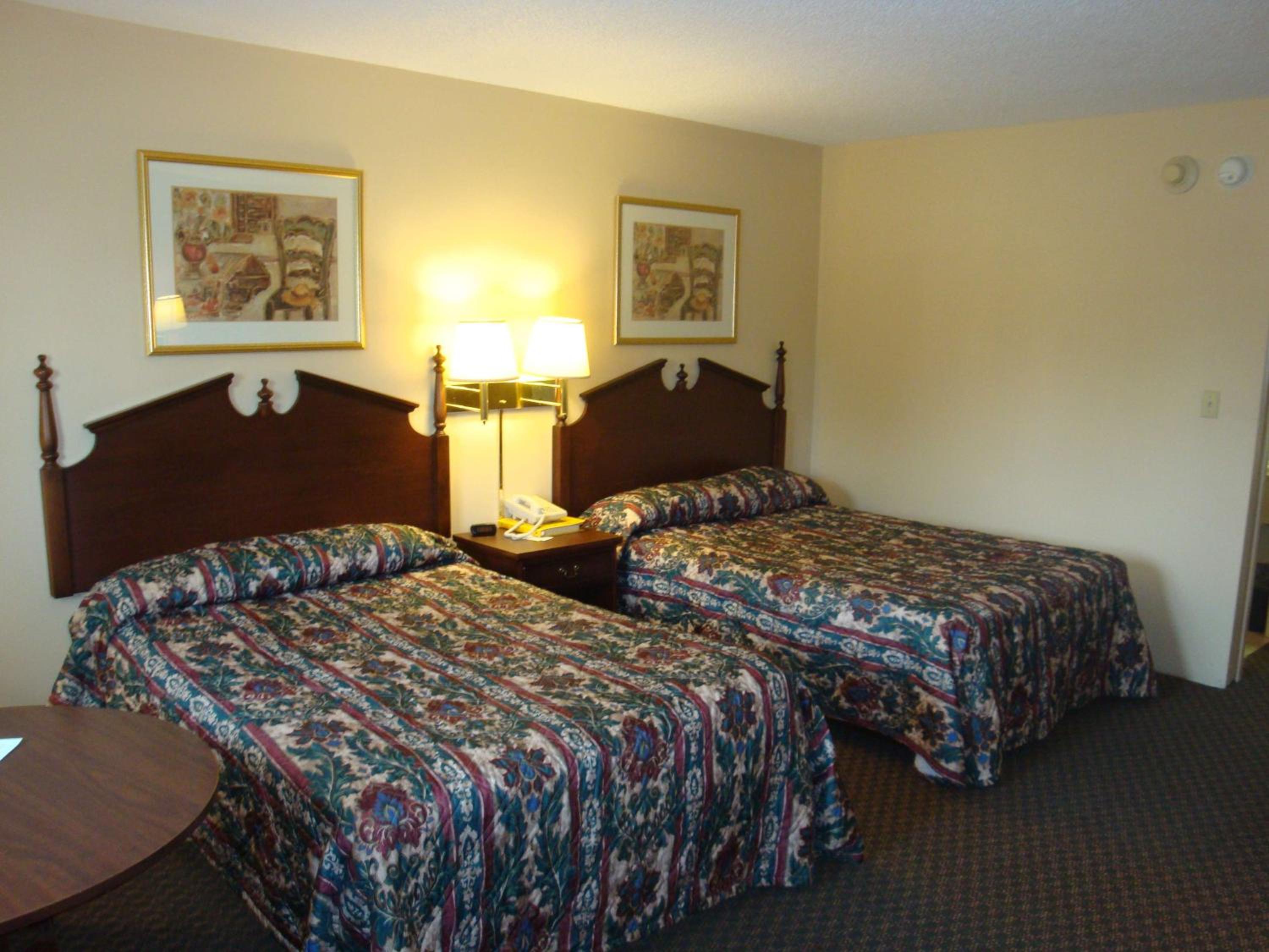 Standard Double Room with Two Double Beds - Photo 1