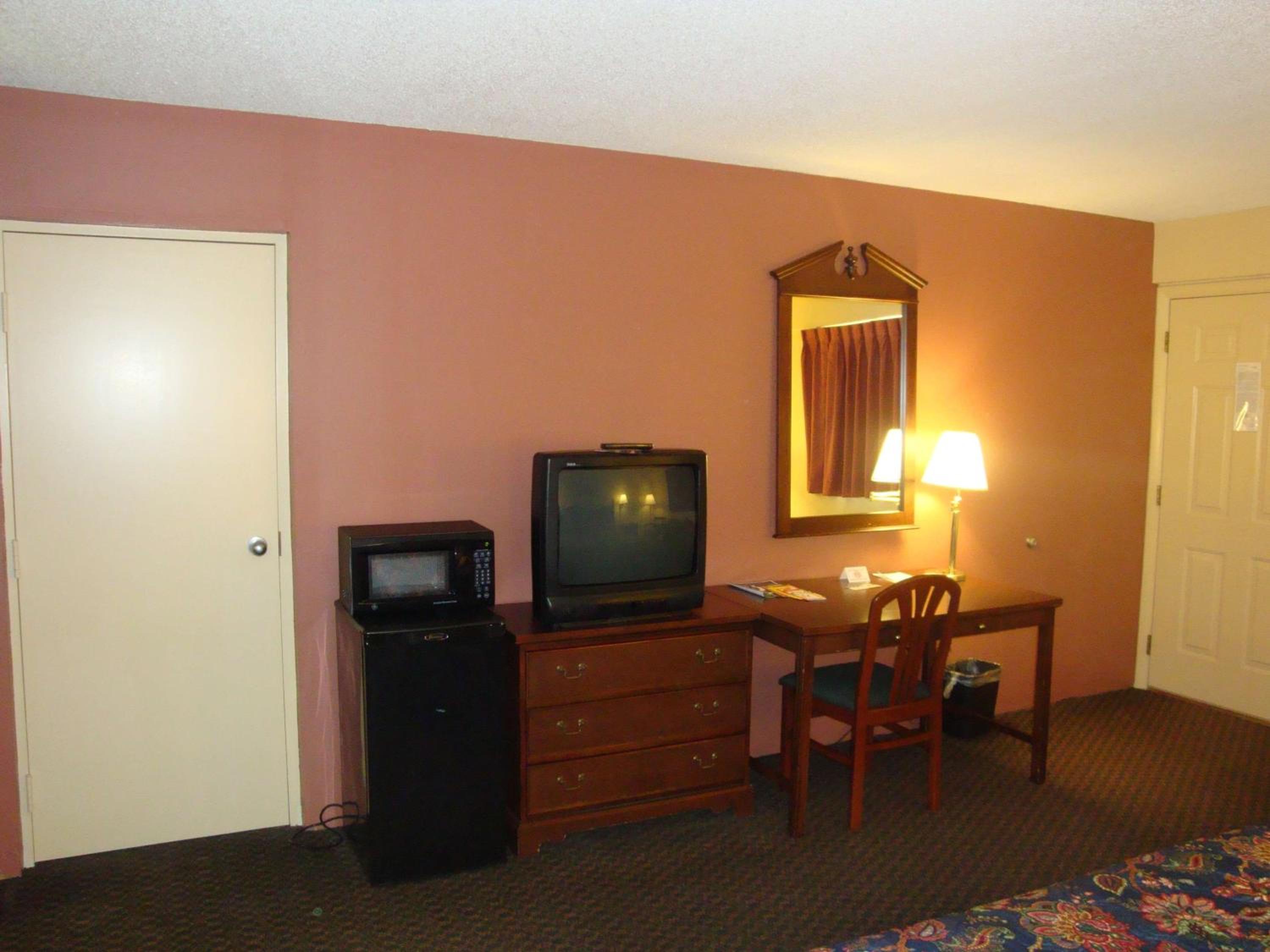 Standard Double Room with Two Double Beds - Photo 4