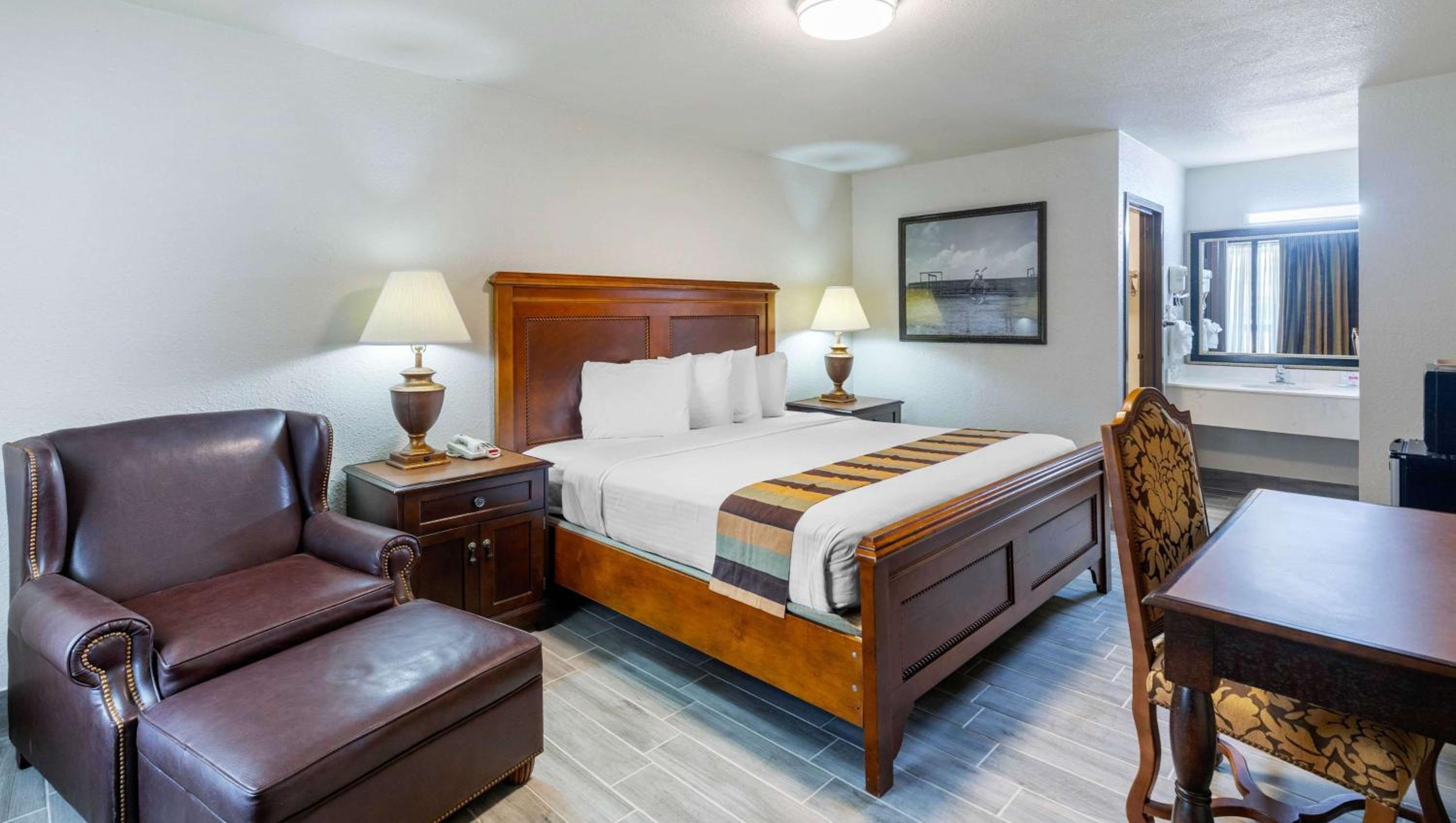 1 King Bed Nonsmoking - Photo 3
