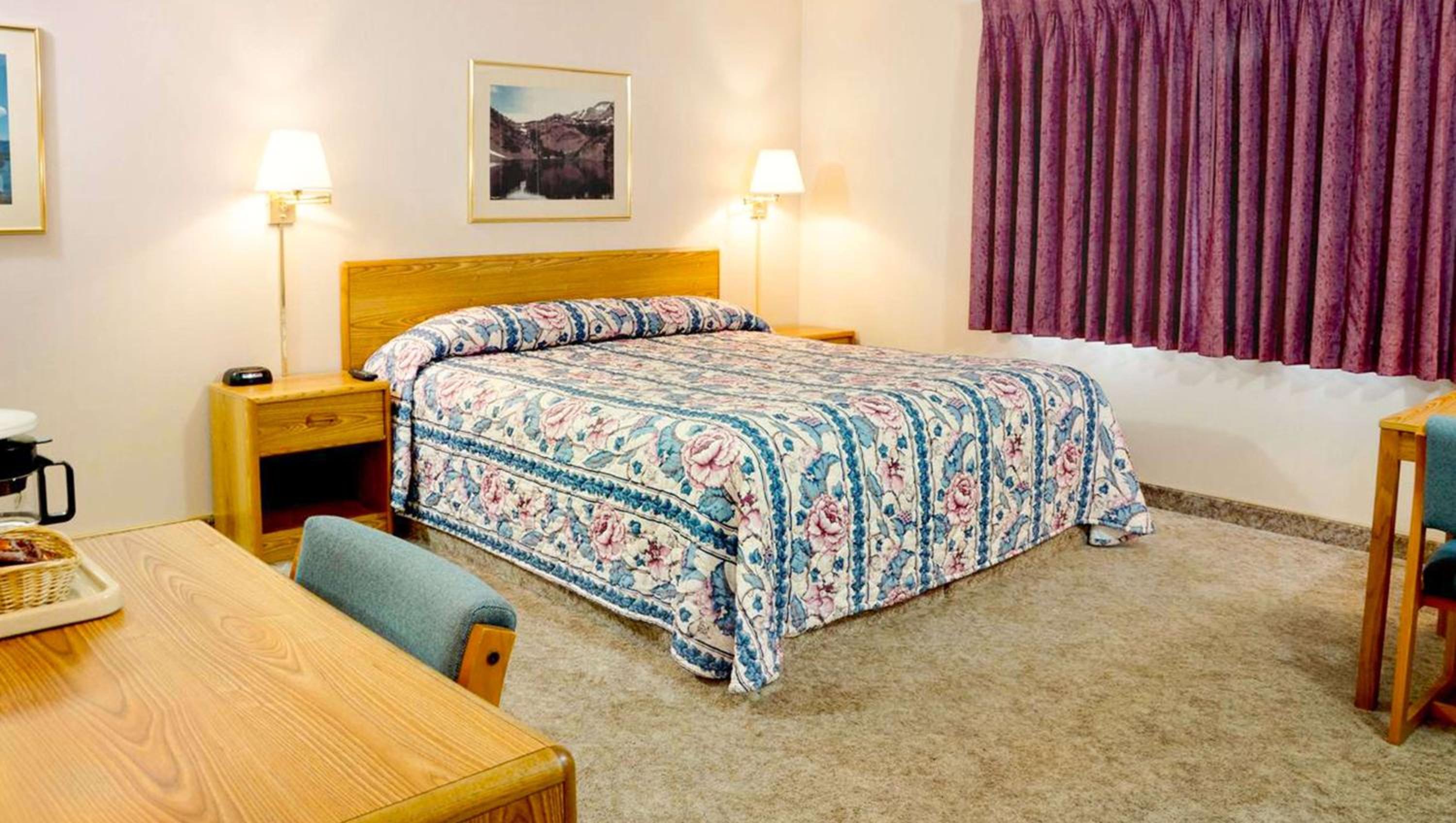 Queen Room - Photo 1