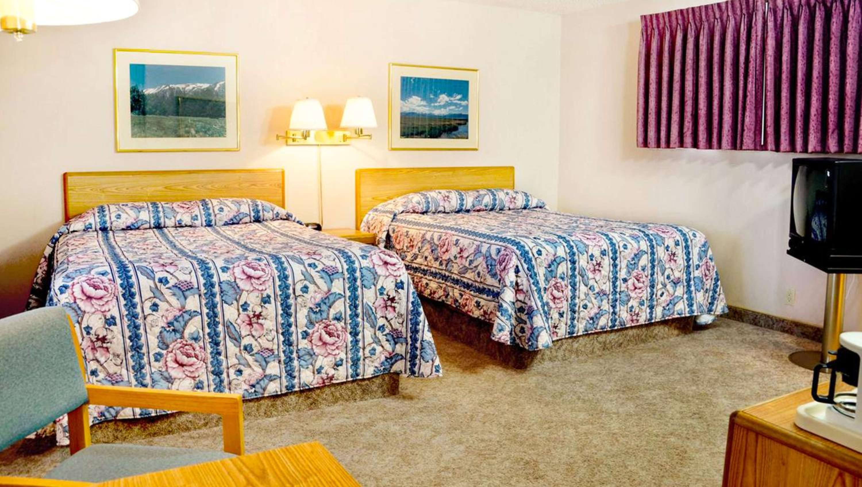 Queen Room with Two Queen Beds - Photo 1