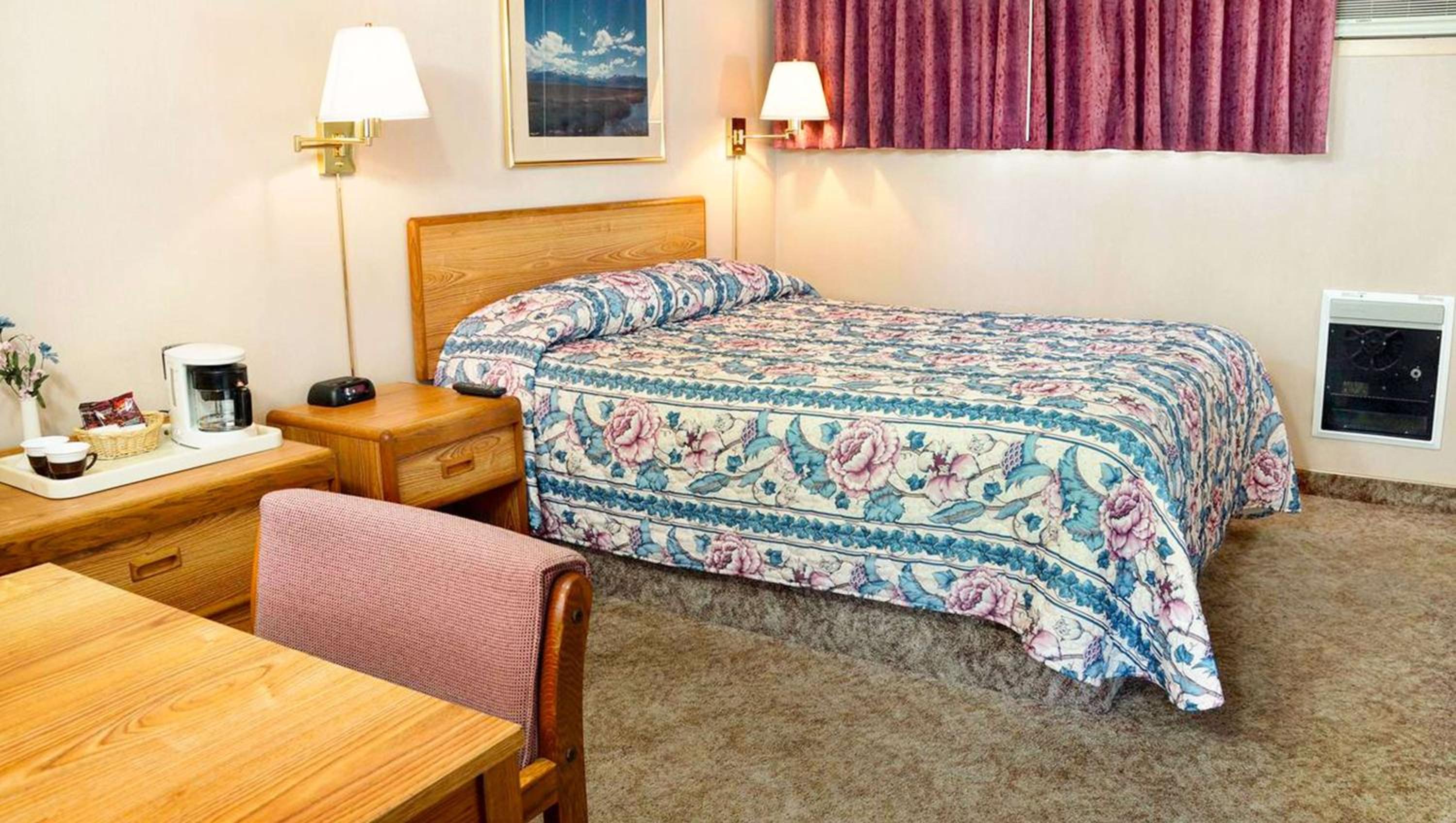 Queen Room - Photo 3