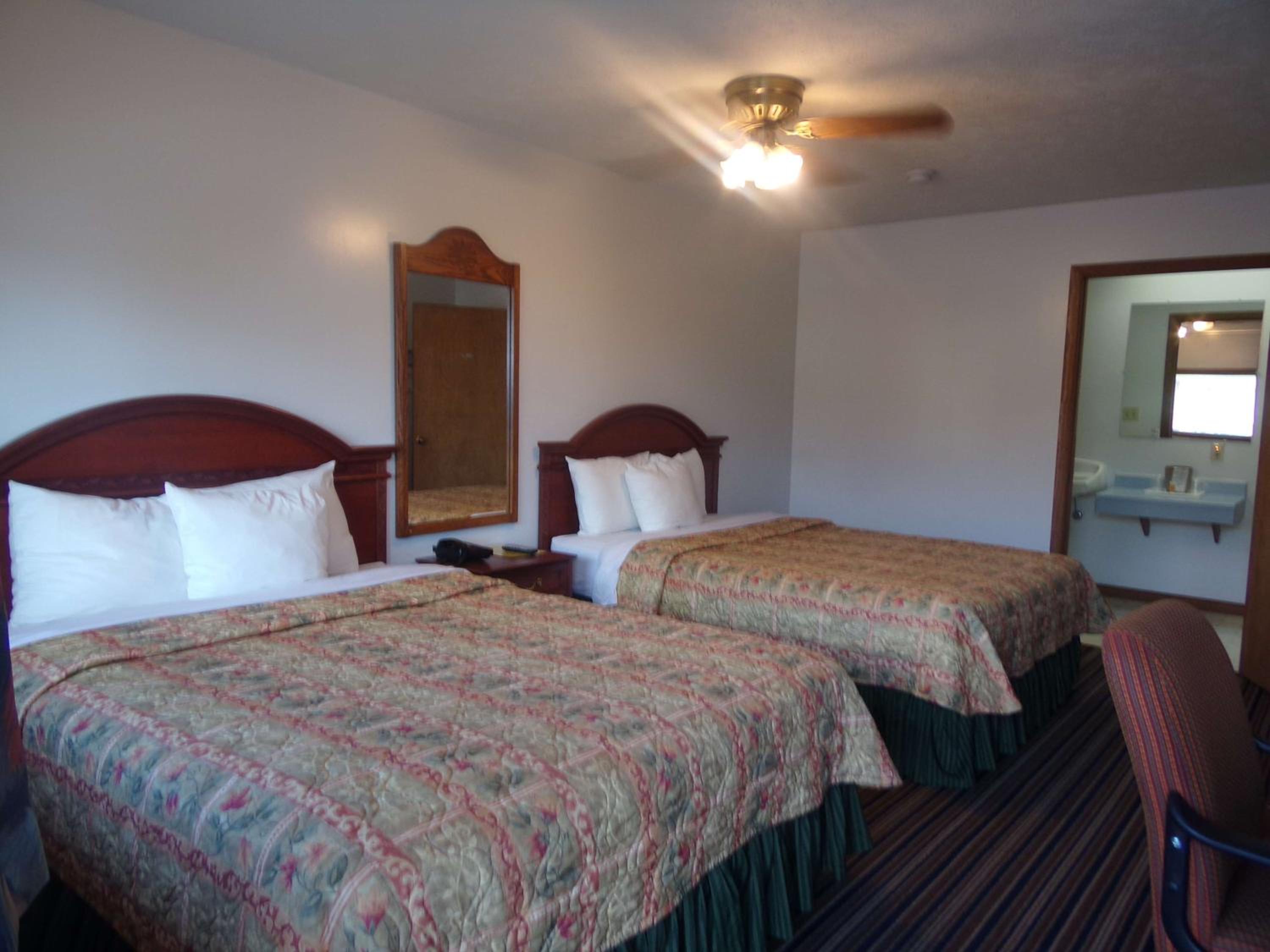 Double Room with Two Double Beds - Photo 1