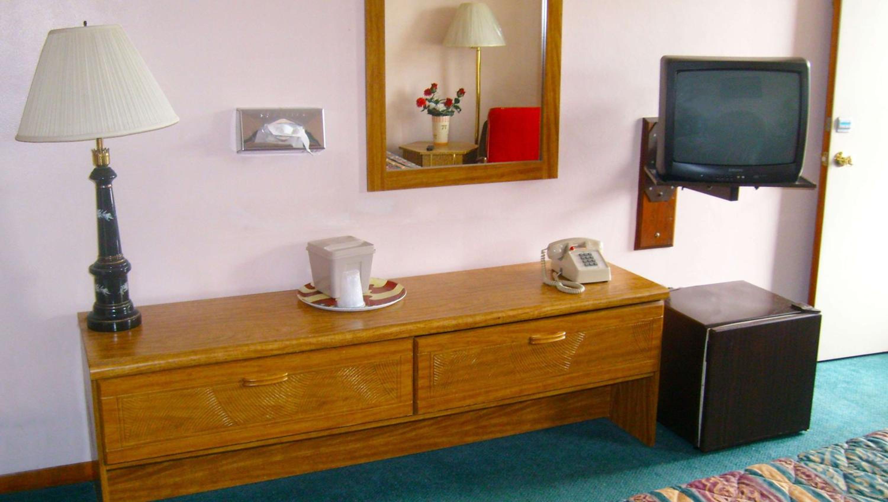 Queen Room - Non-Smoking photo 1
