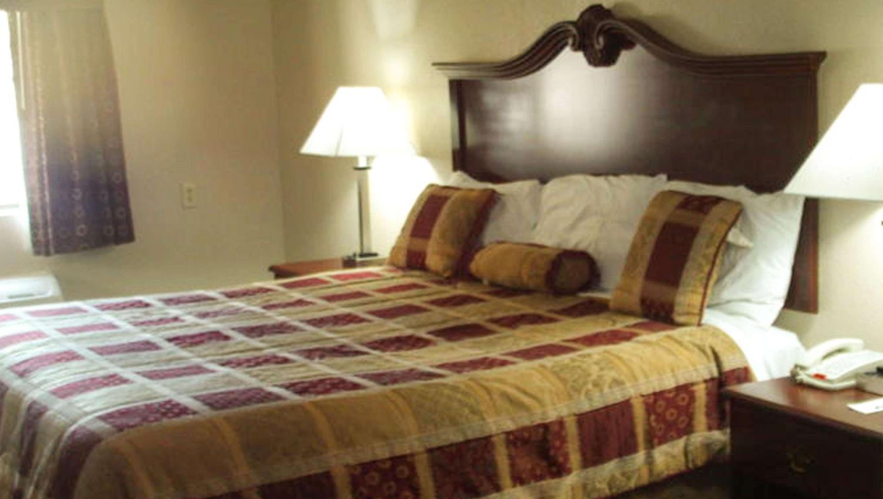 King Room - Non-Smoking - Photo 1