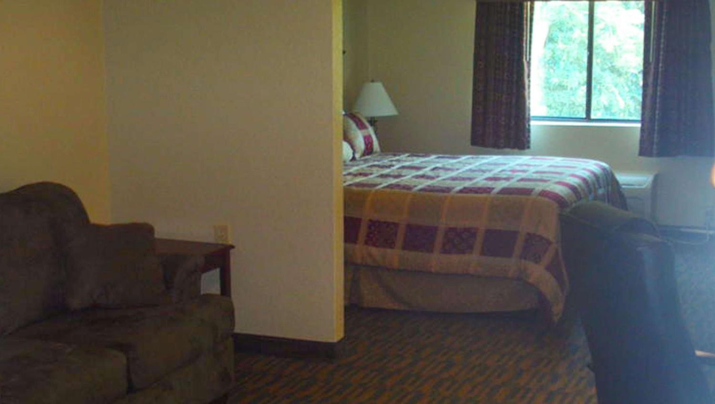 King Suite - Photo 3