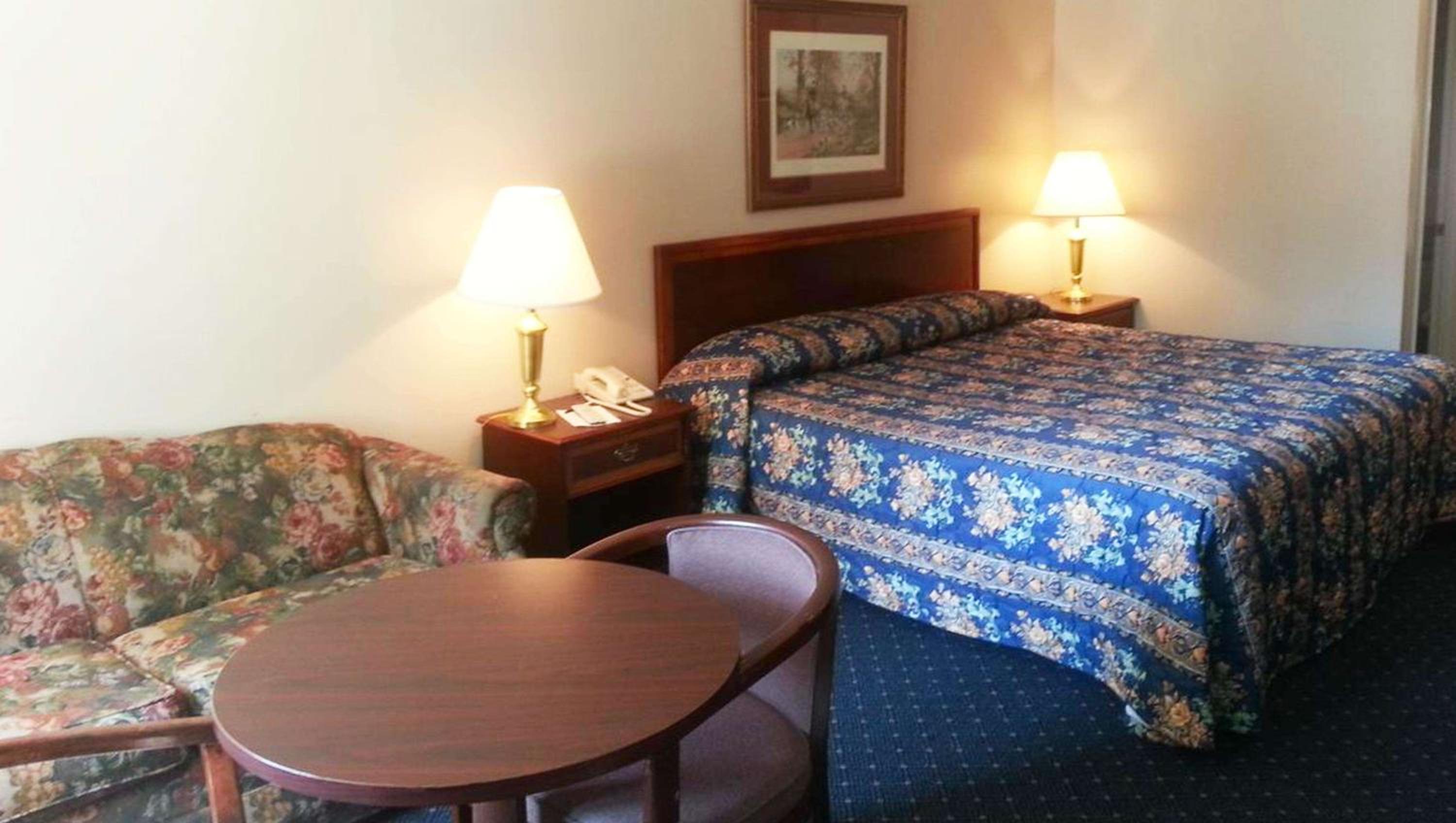 Standard King Room - Photo 2