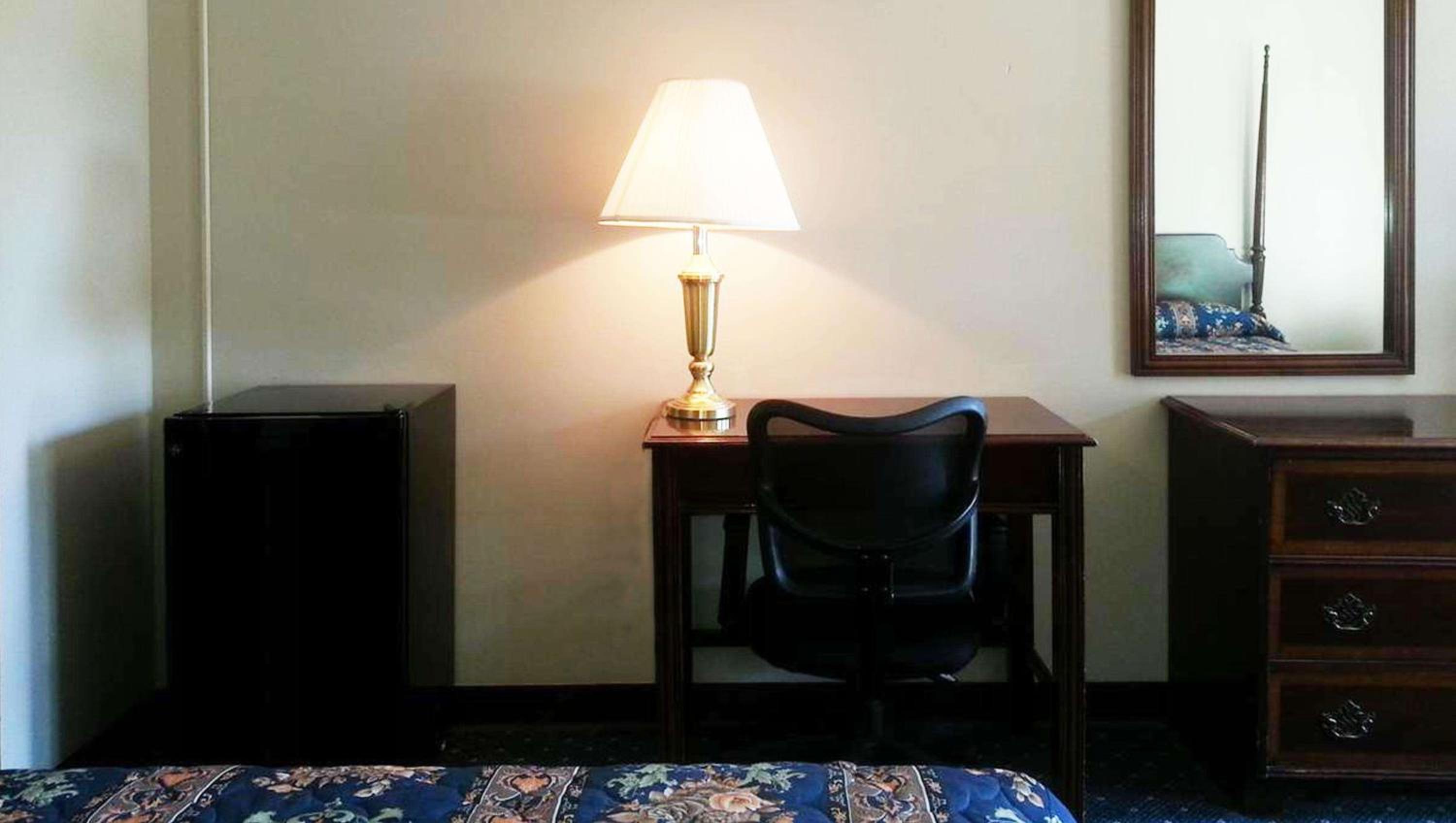 Standard King Room - Photo 6