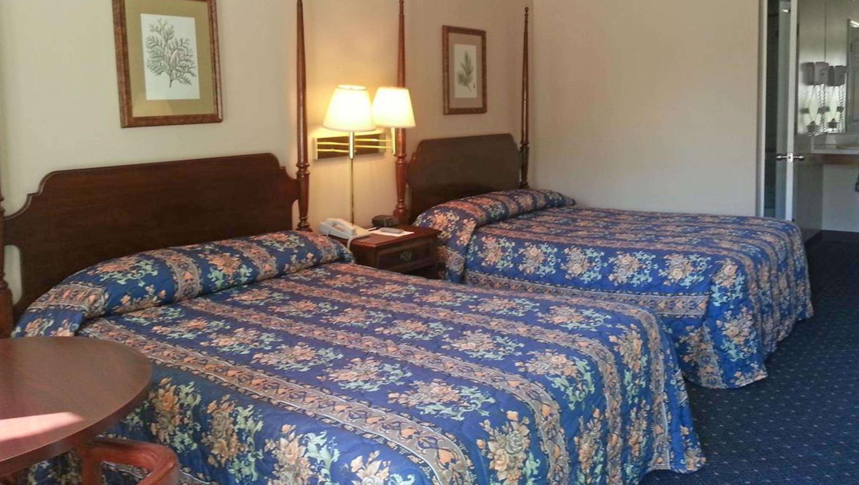 Double Room with Two Double Beds - Photo 1