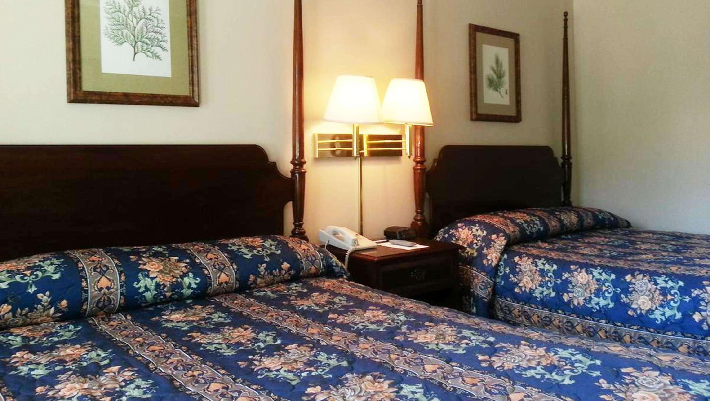 Double Room with Two Double Beds - Photo 3