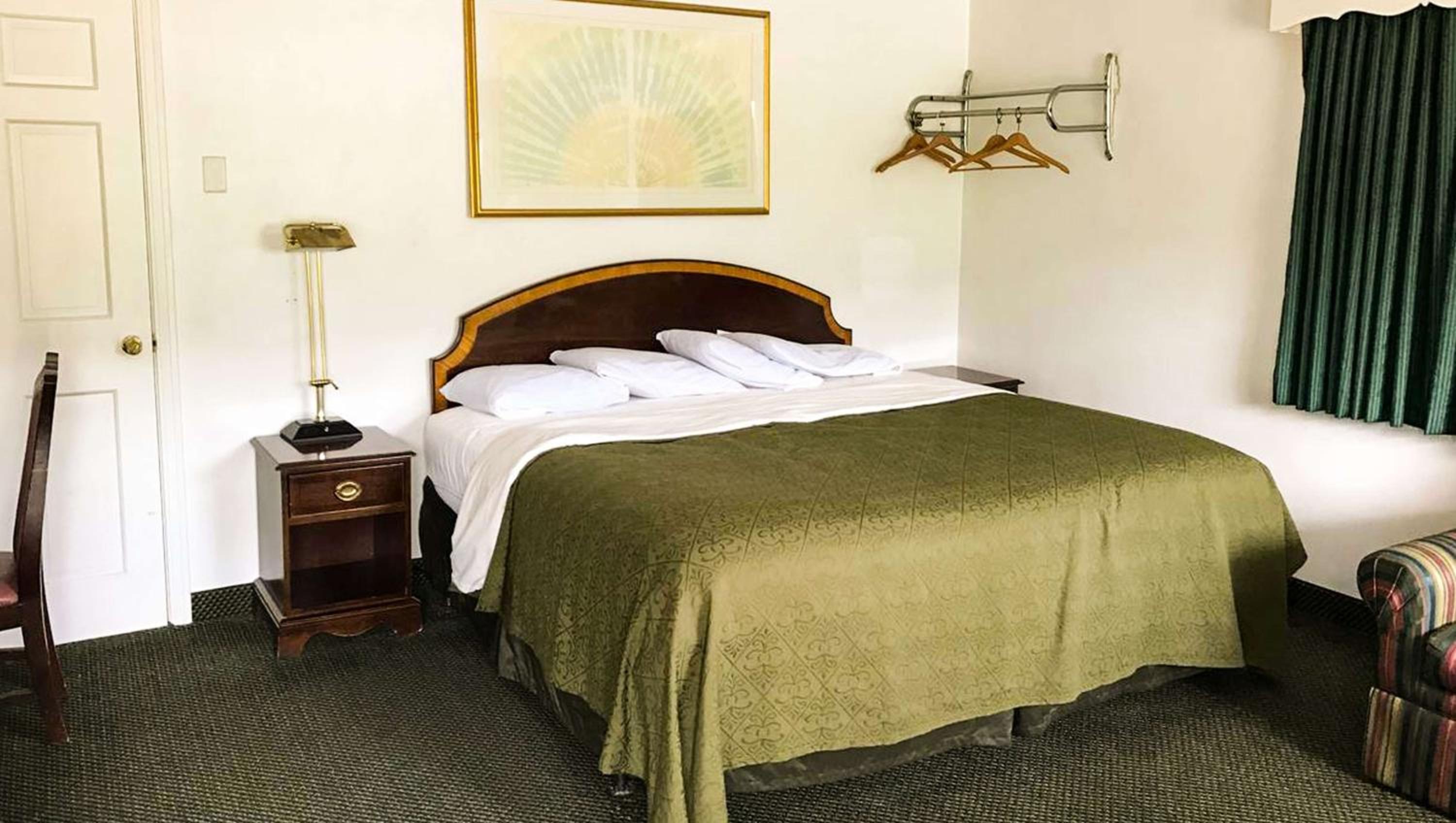 Standard King Room - Photo 1