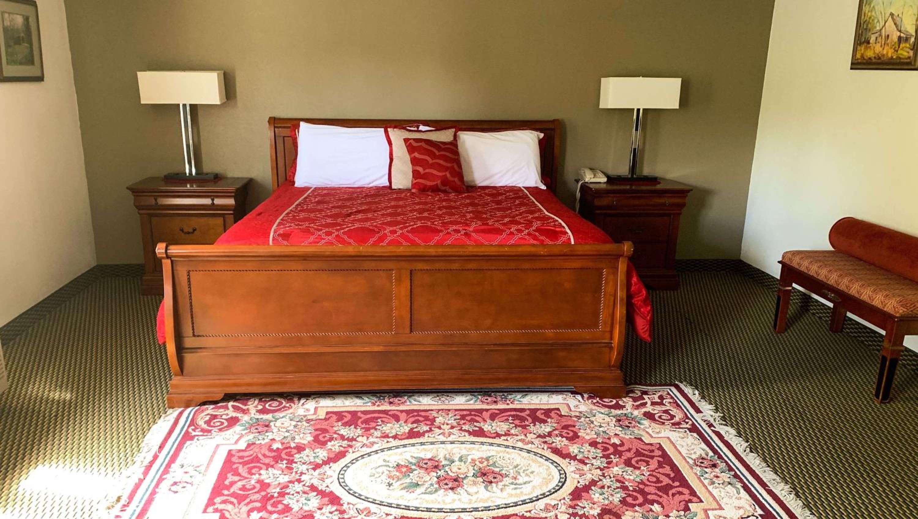 Honeymoon Suite – Non Smoking - Photo 1