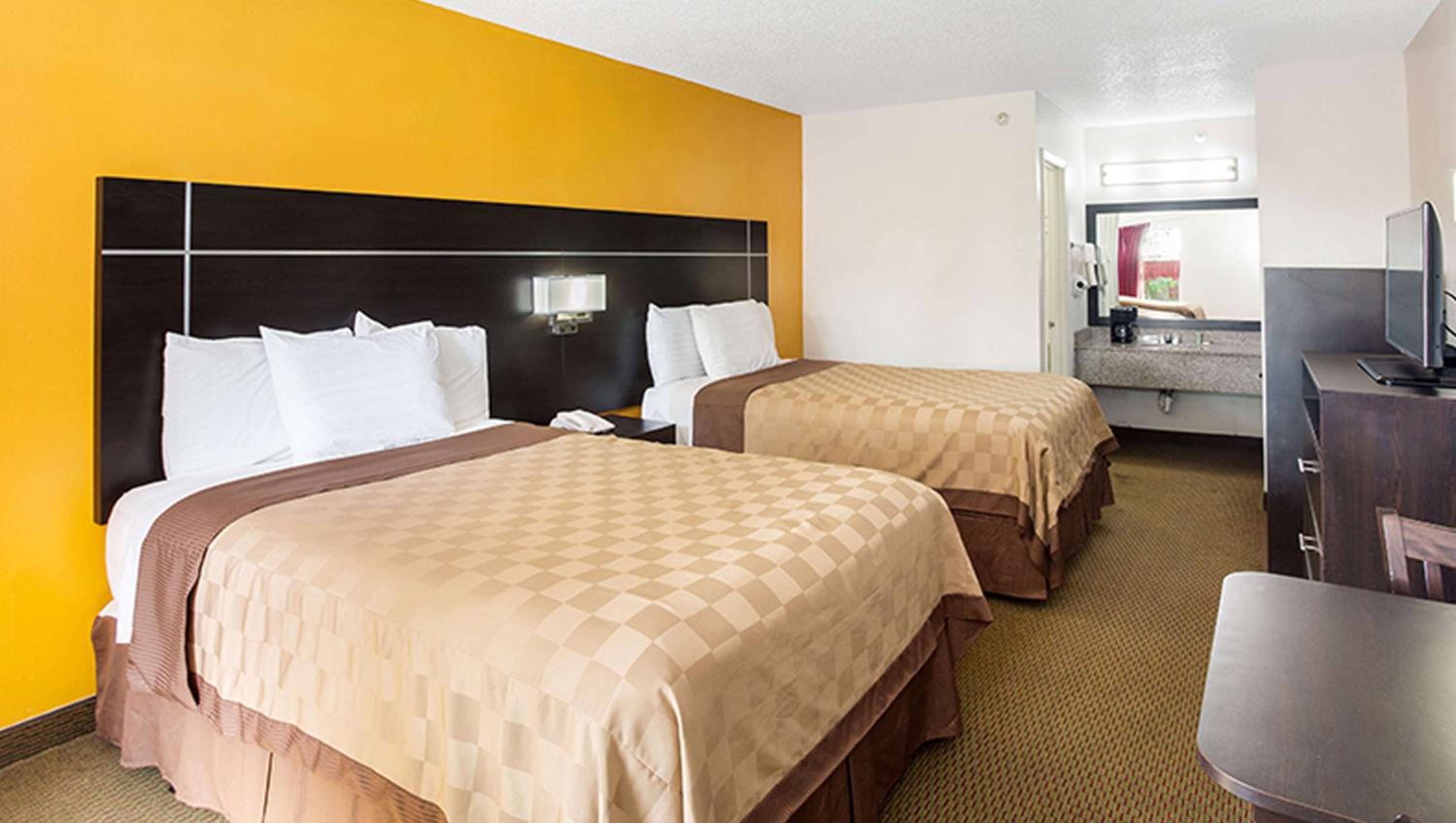 Double Room with Two Double Beds - Non-Smoking - Photo 1