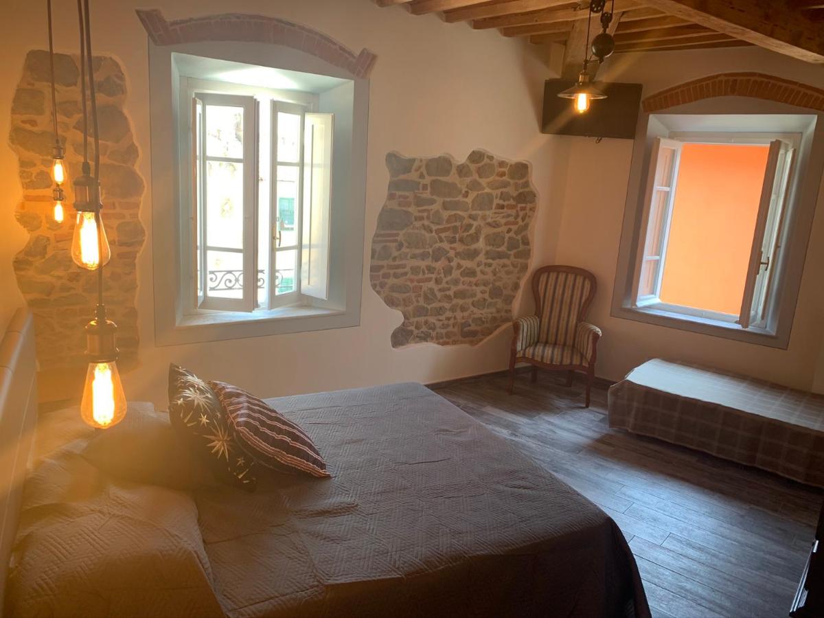 Deluxe Room (2 Adults + 1 Child)