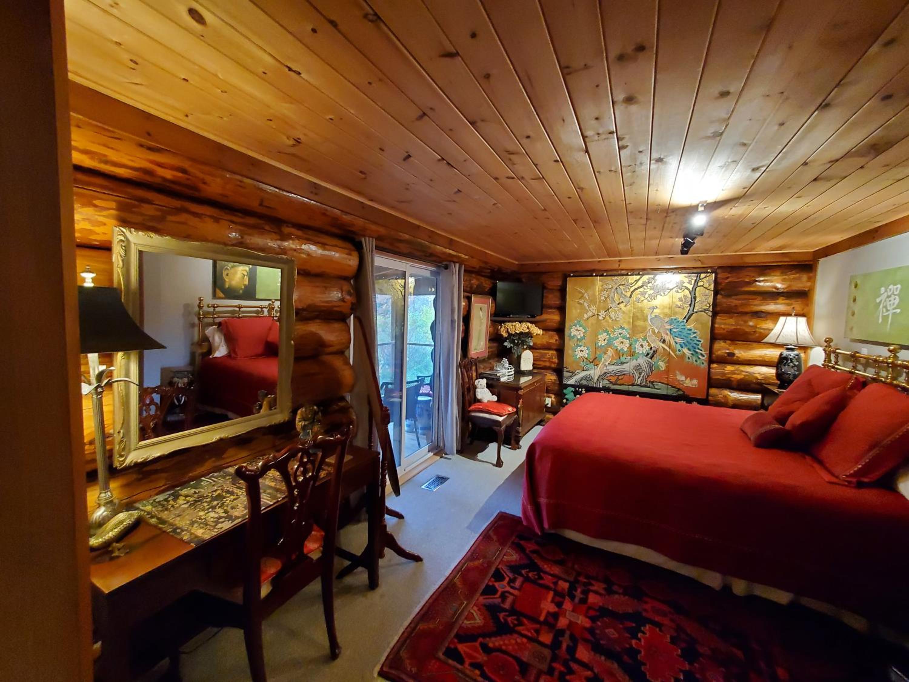 King Suite photo 2