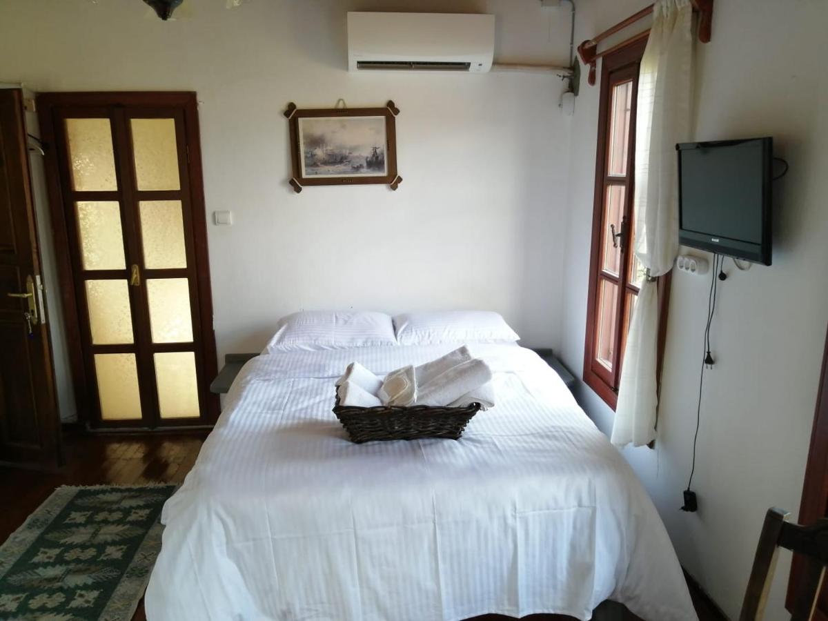 Triple Room with Private Bathroom photo 1