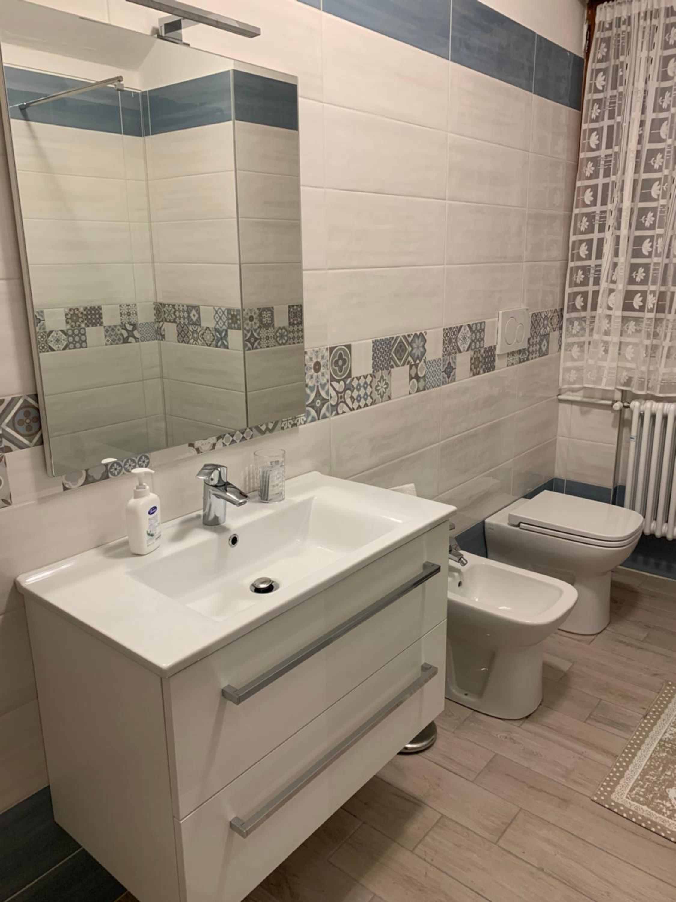 Large Double or Twin Room - Photo 18