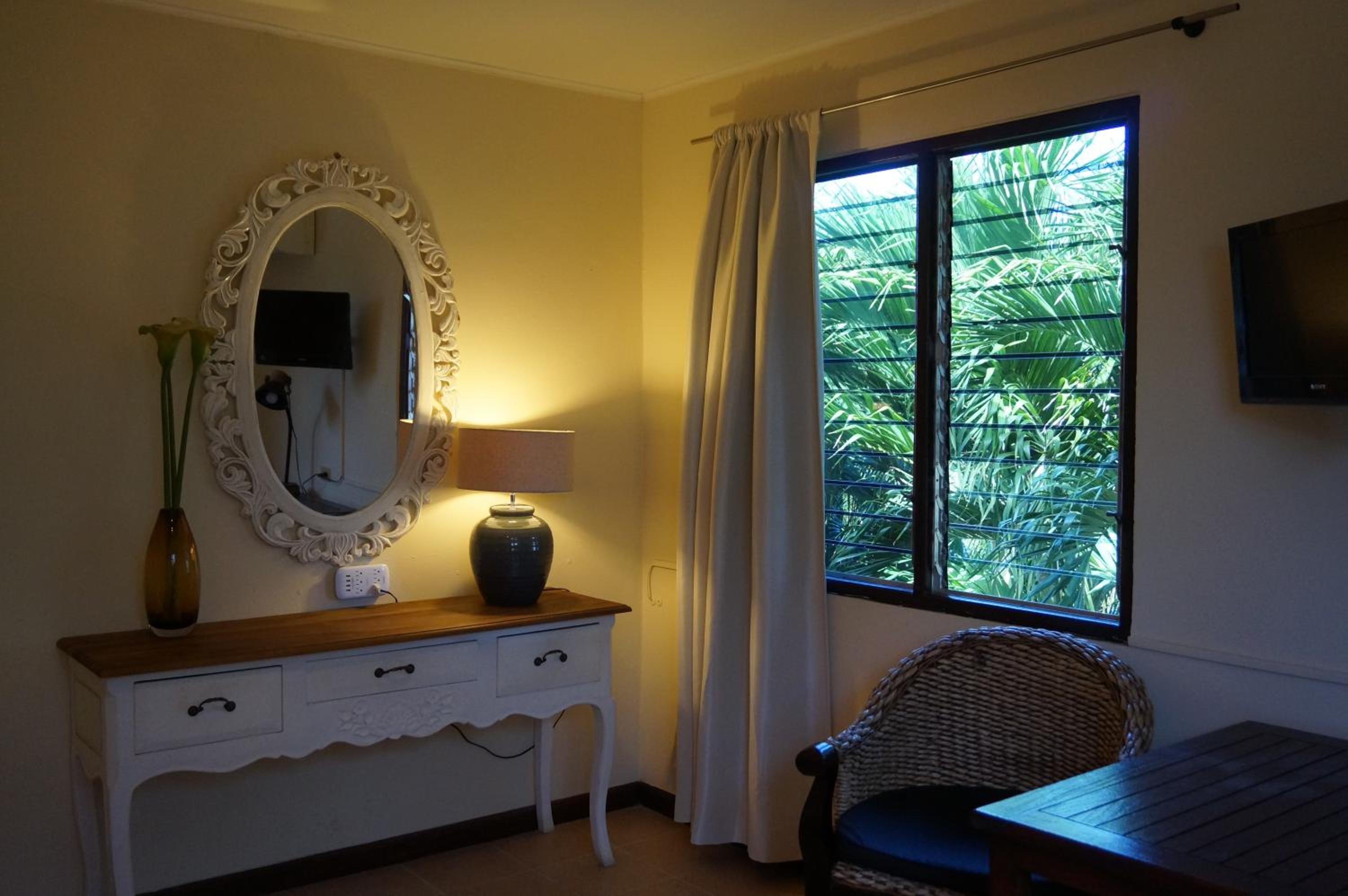 Deluxe King Room photo 2