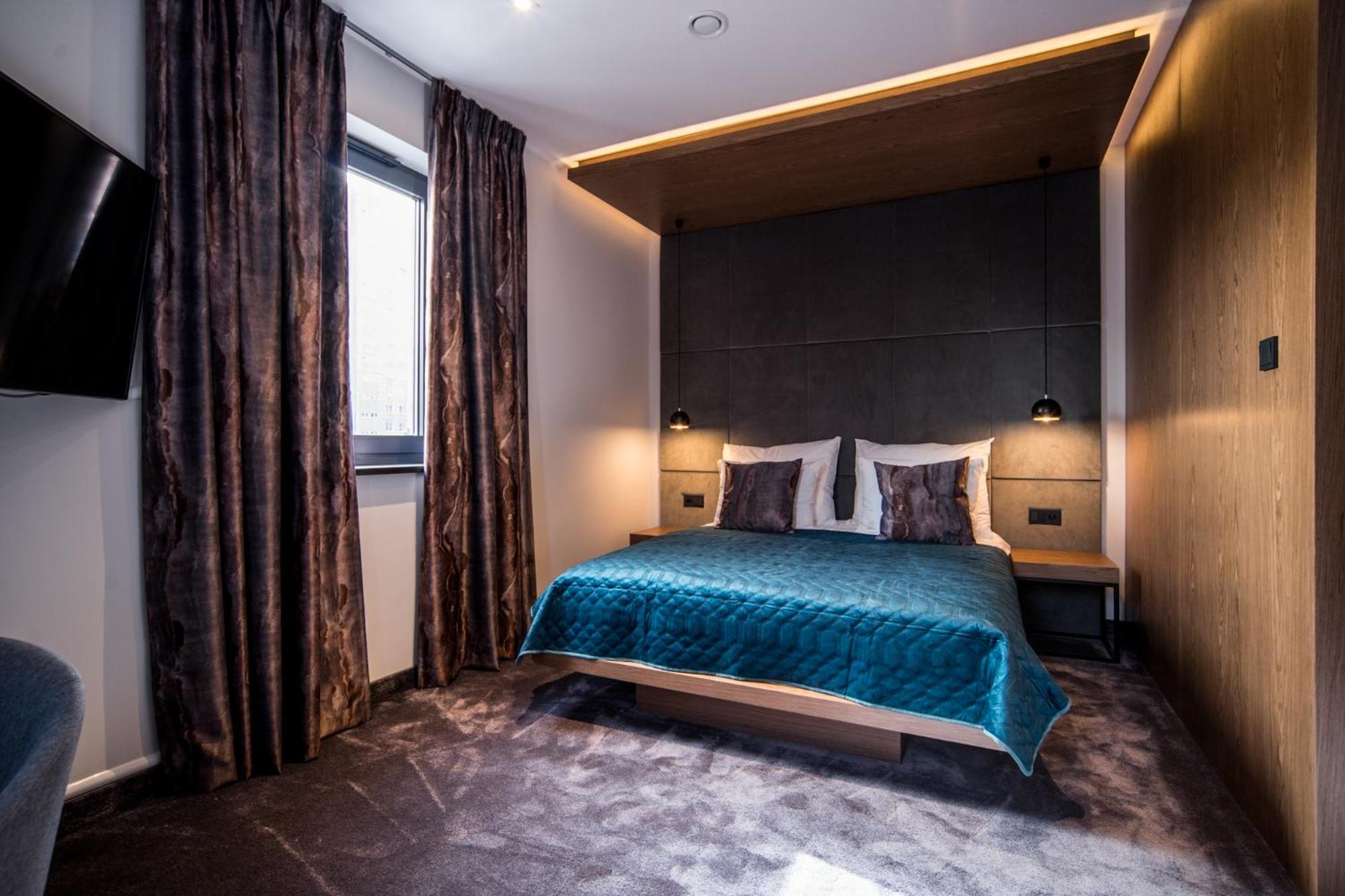 Deluxe Double Room - Photo 12