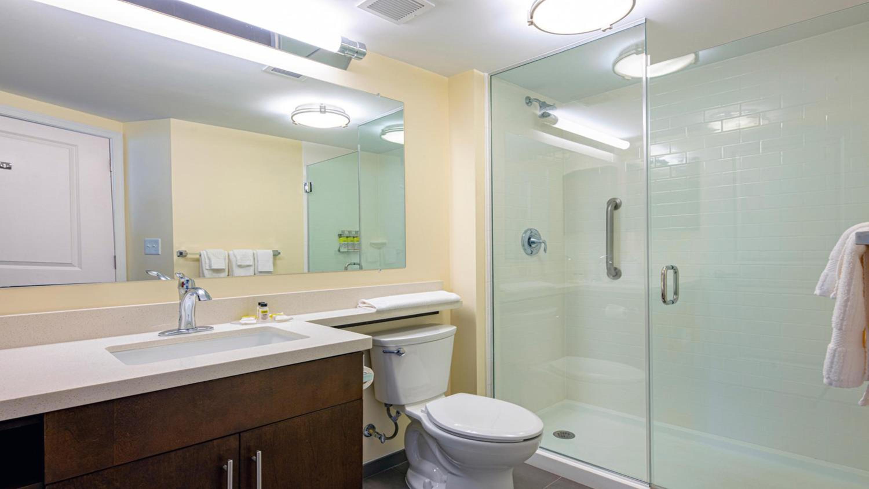 Queen Studio Suite with Two Queen Beds - Disability Access/Non-Smoking