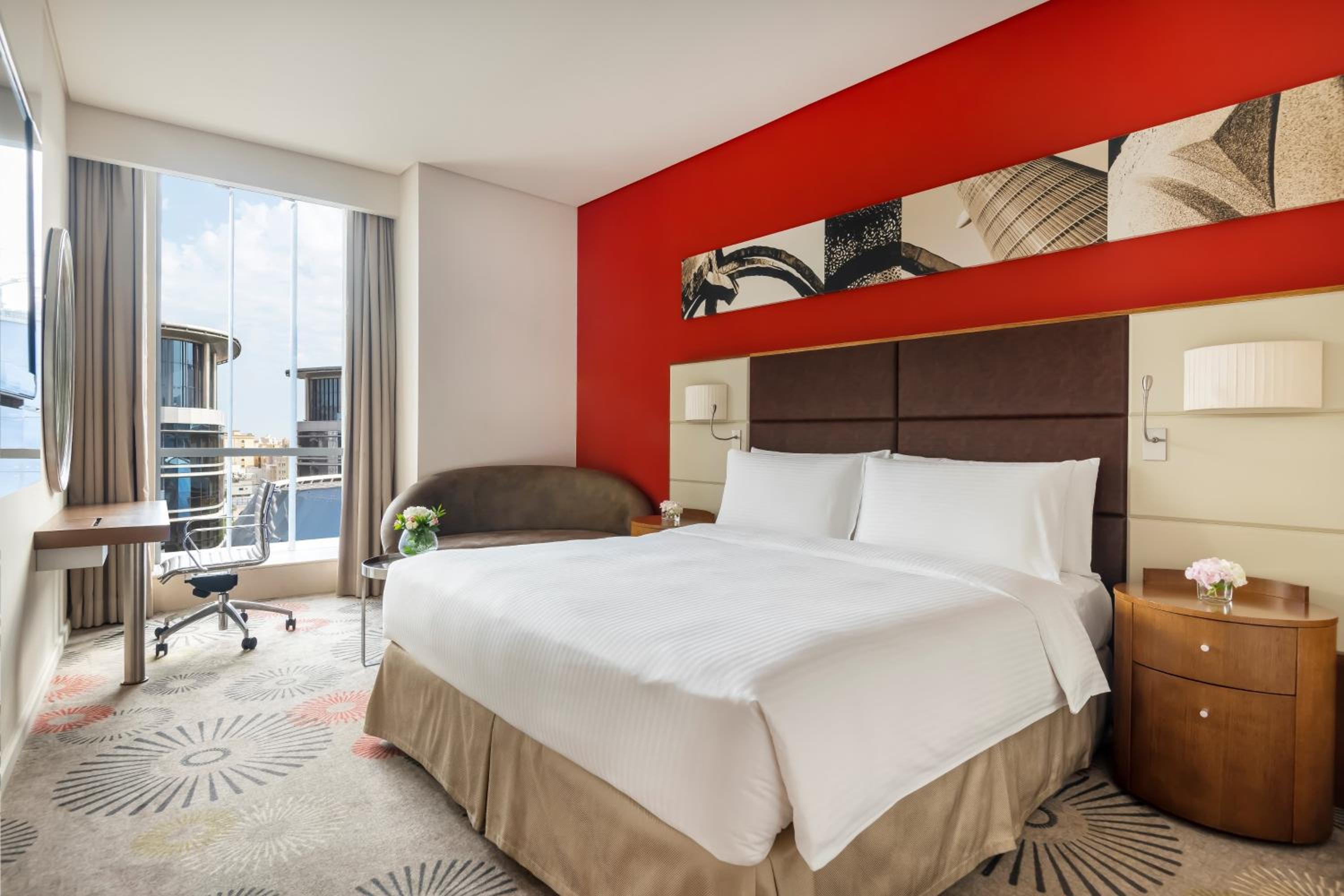 Diplomatic King Suite - Photo 4
