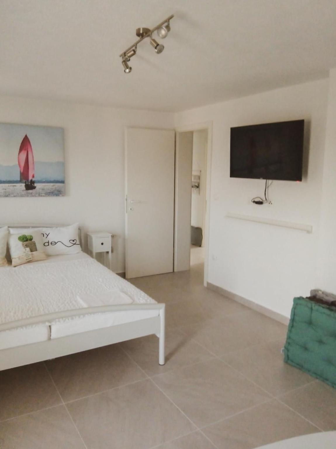 Three-Bedroom Apartment photo 2