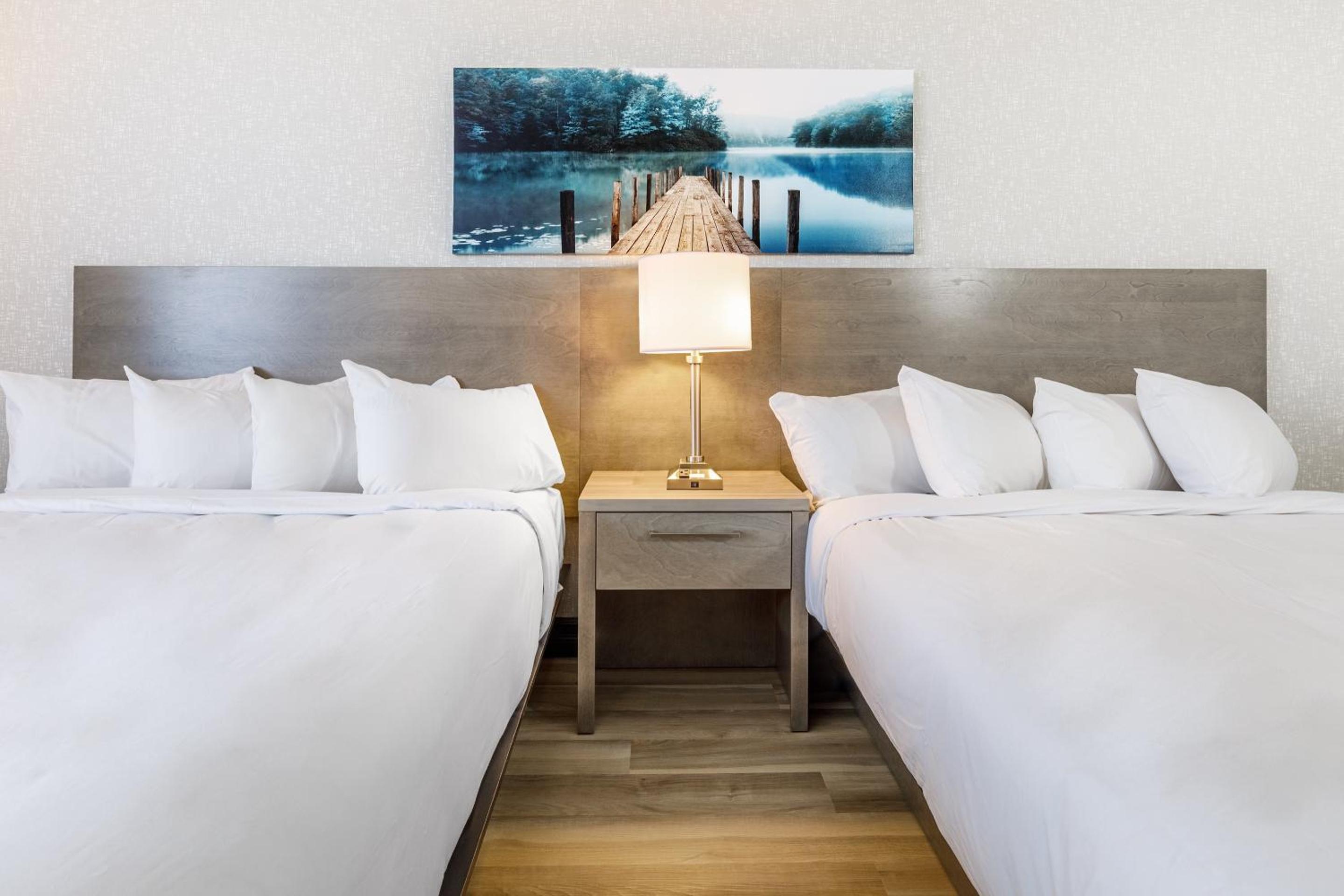 Standard Room, 2 Queen Beds - Photo 3