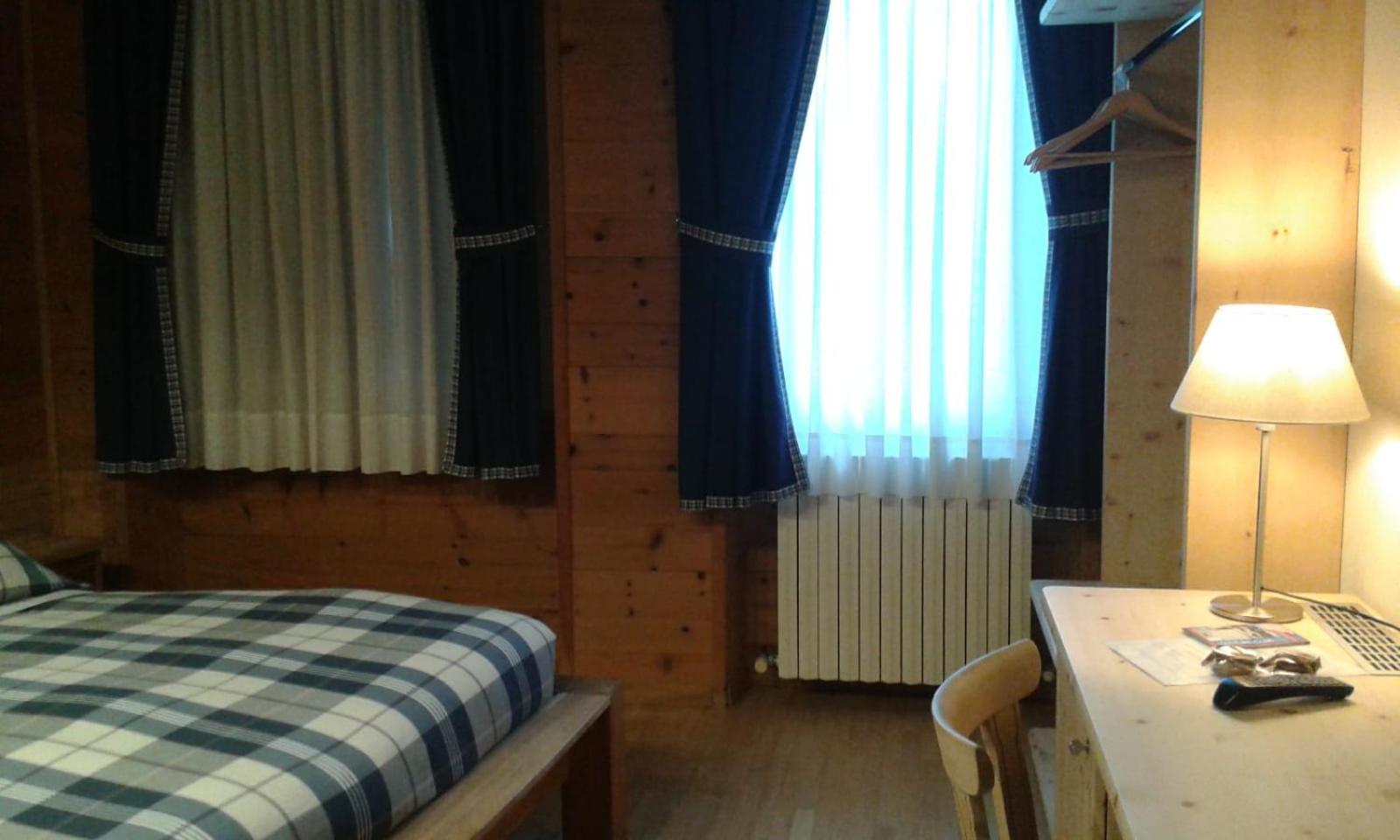 Queen Room photo 3