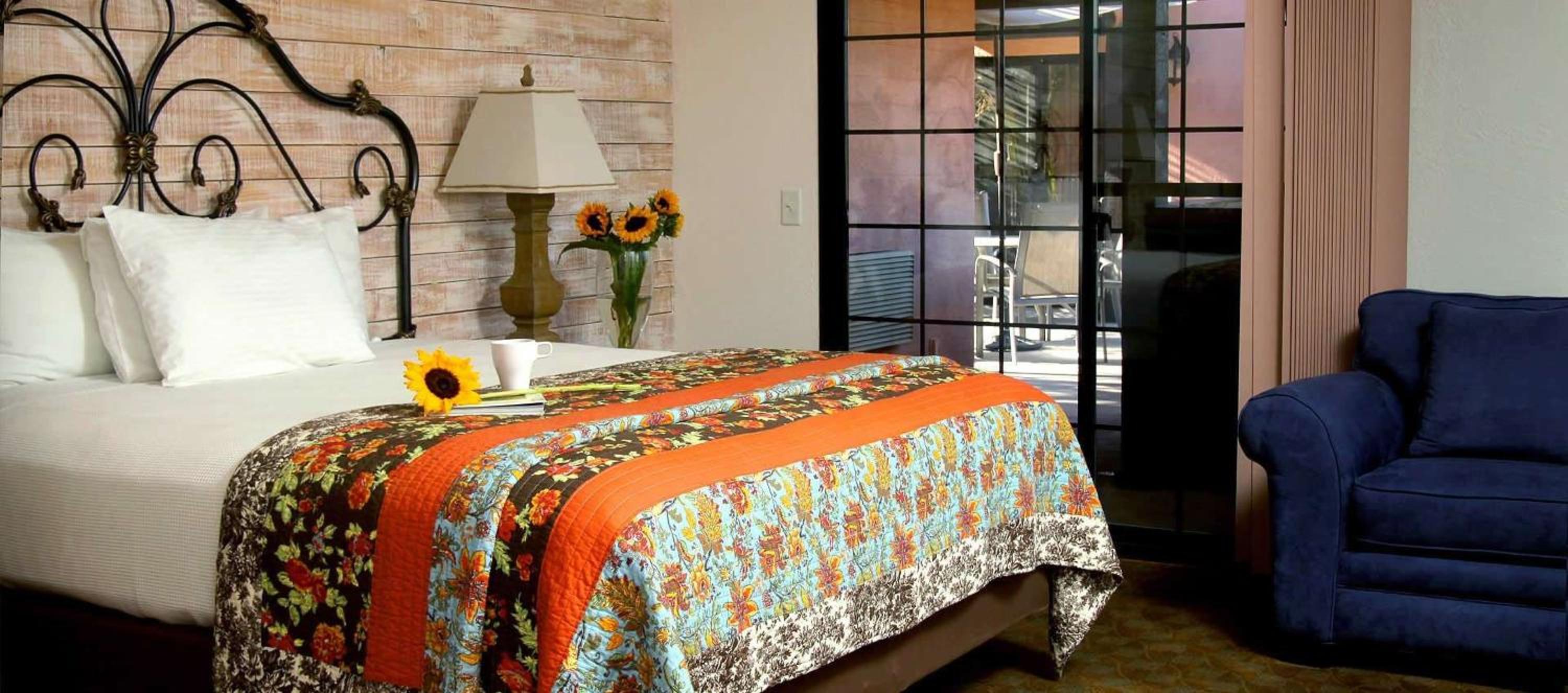 Deluxe King Room - Photo 1