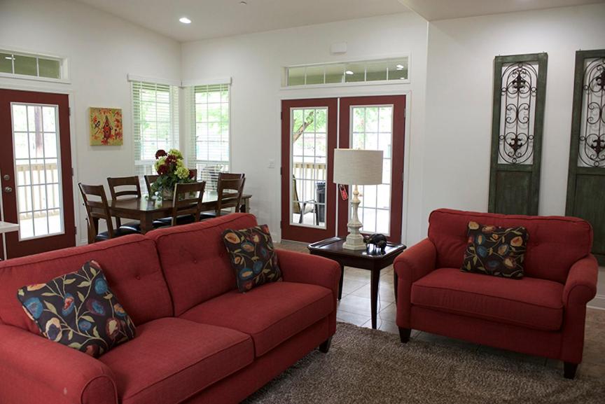 Three-Bedroom Suite photo 3