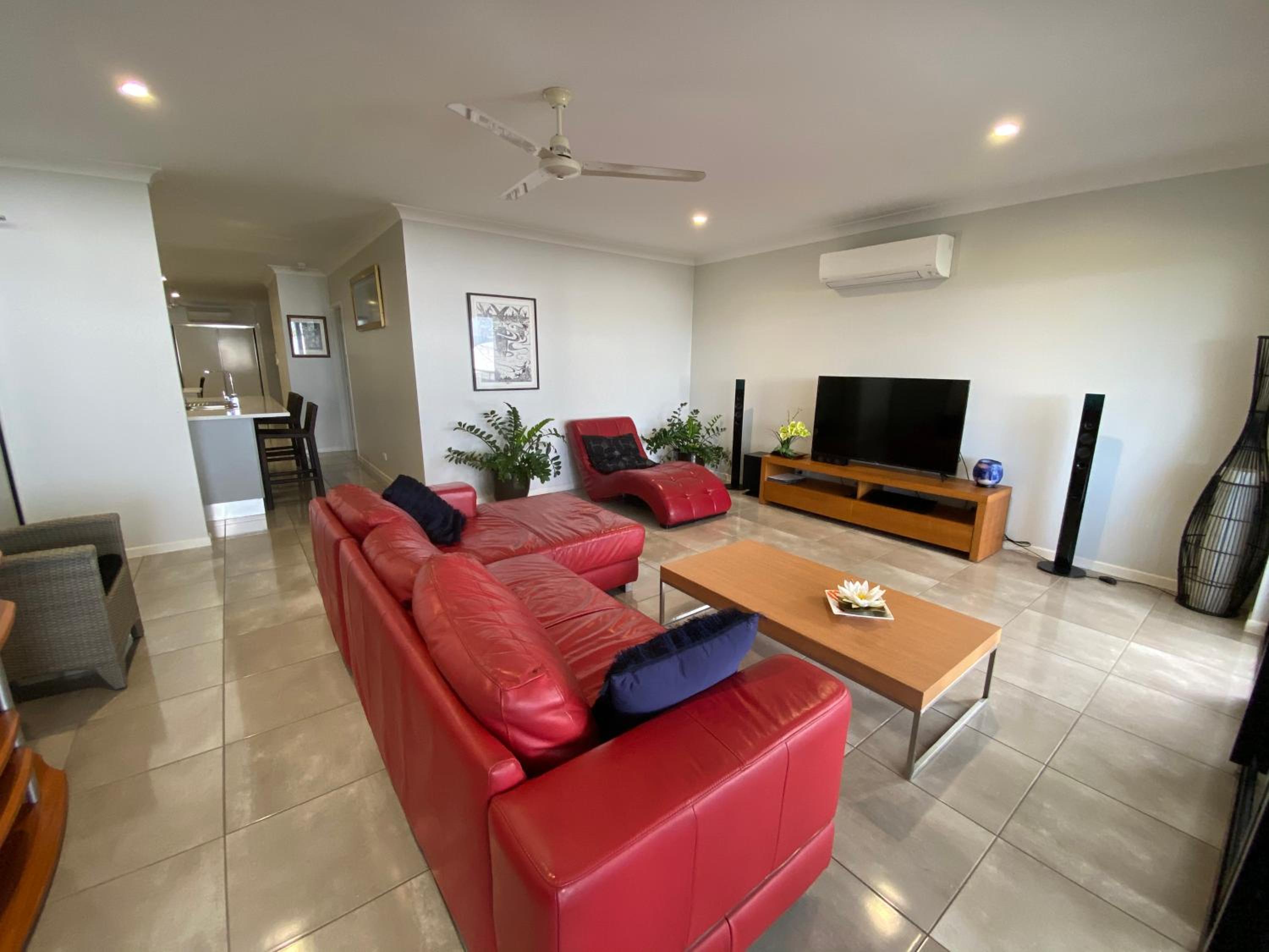 Three-Bedroom Apartment unit 2 photo 2