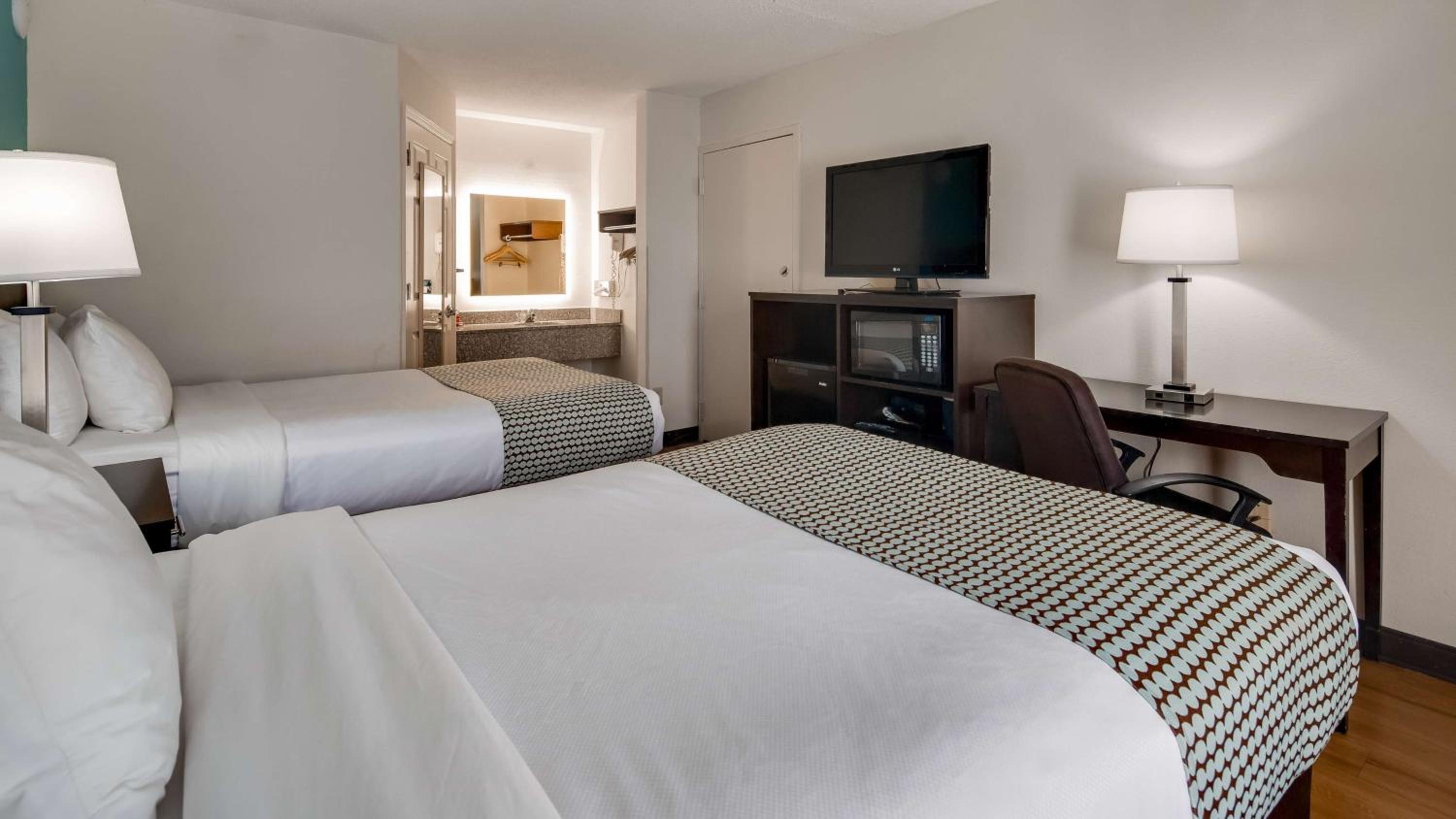 Double Room - Non-Smoking  - Photo 2