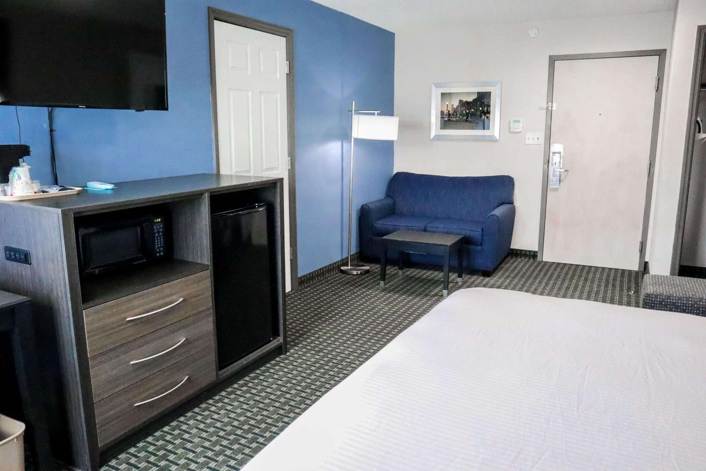 King Suite - Photo 2