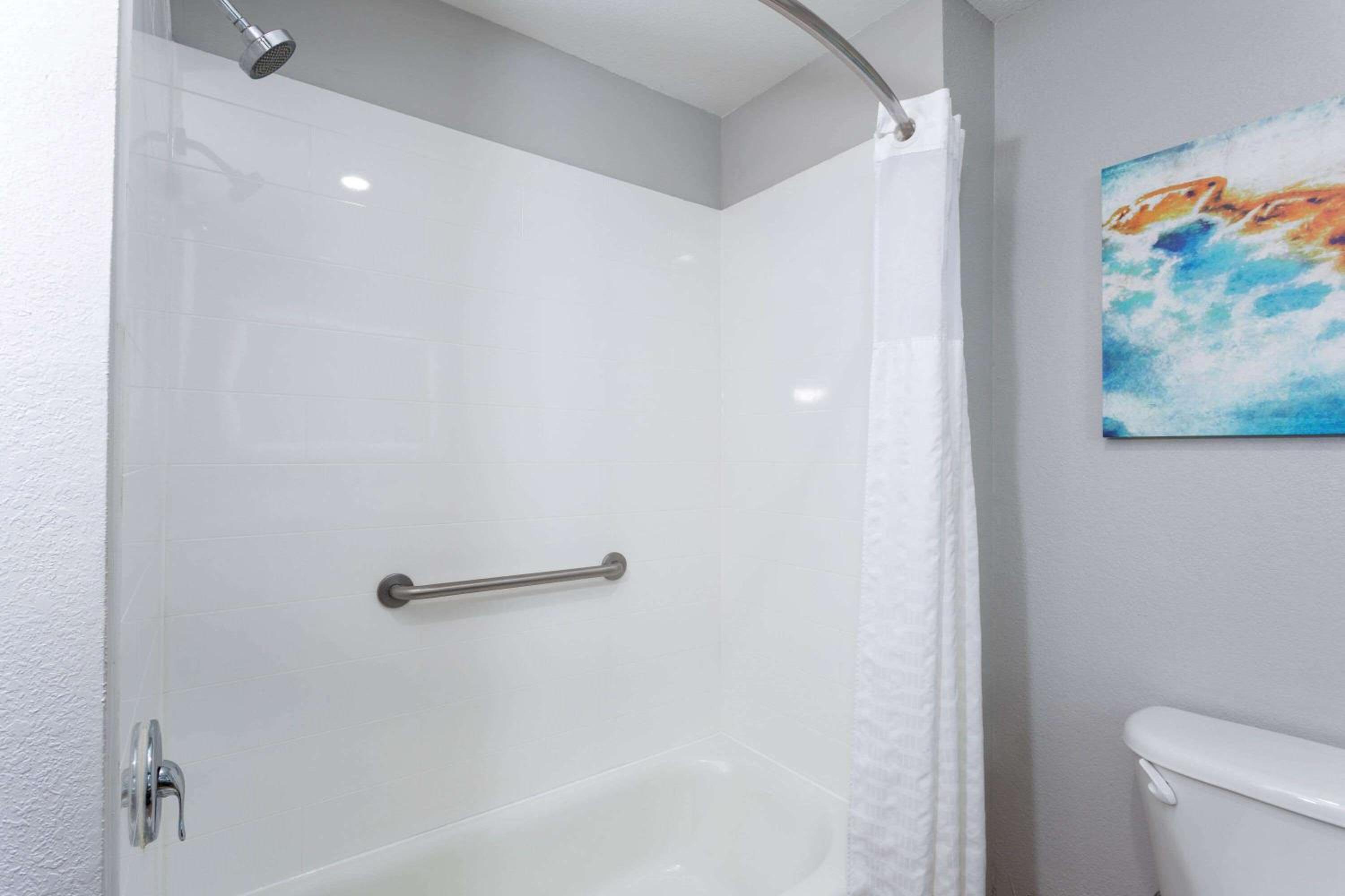 Junior King Suite - Non-Smoking - Photo 5