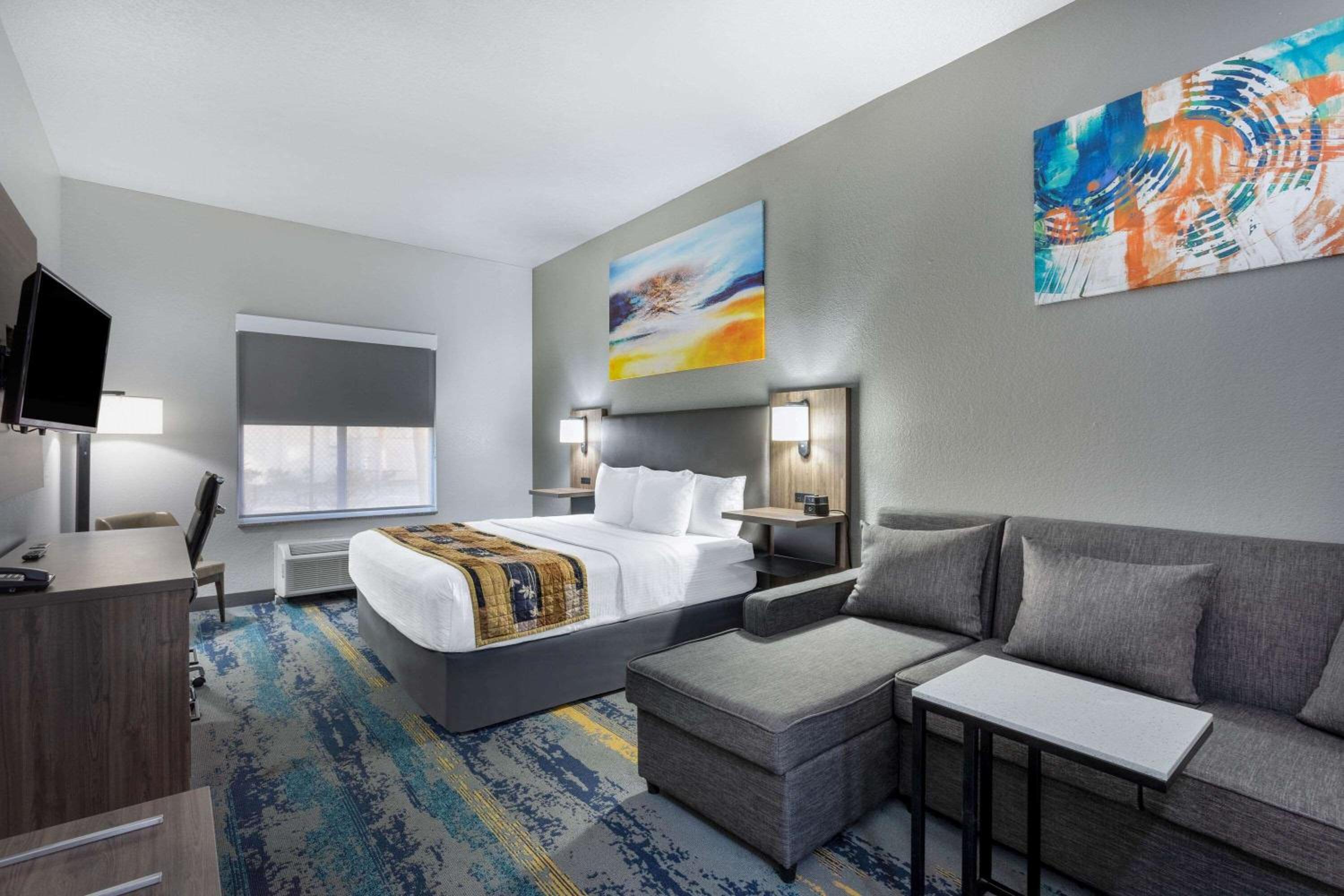 Junior King Suite - Non-Smoking - Photo 4