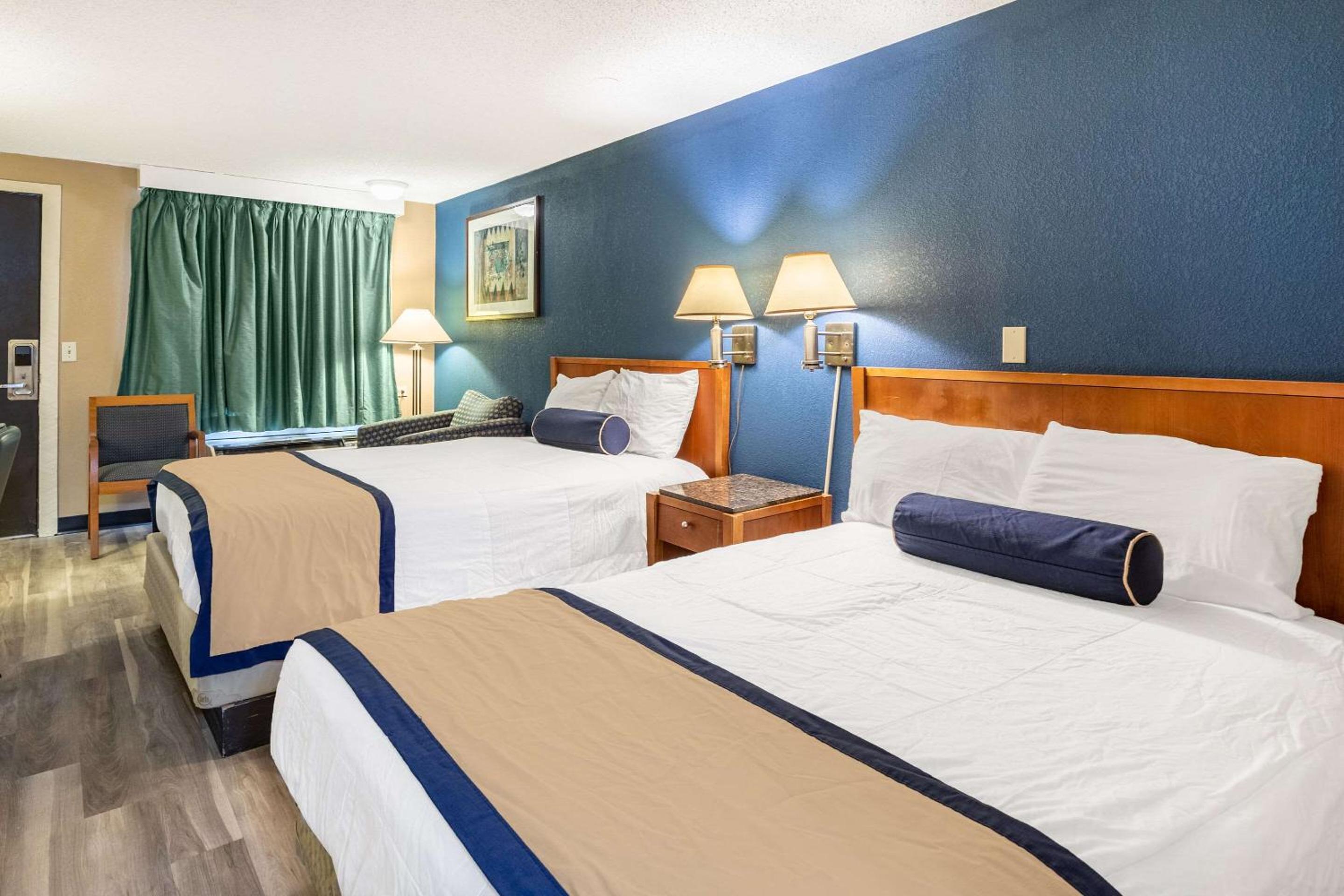 Standard Double Room with Two Double Beds - Non-Smoking photo 2
