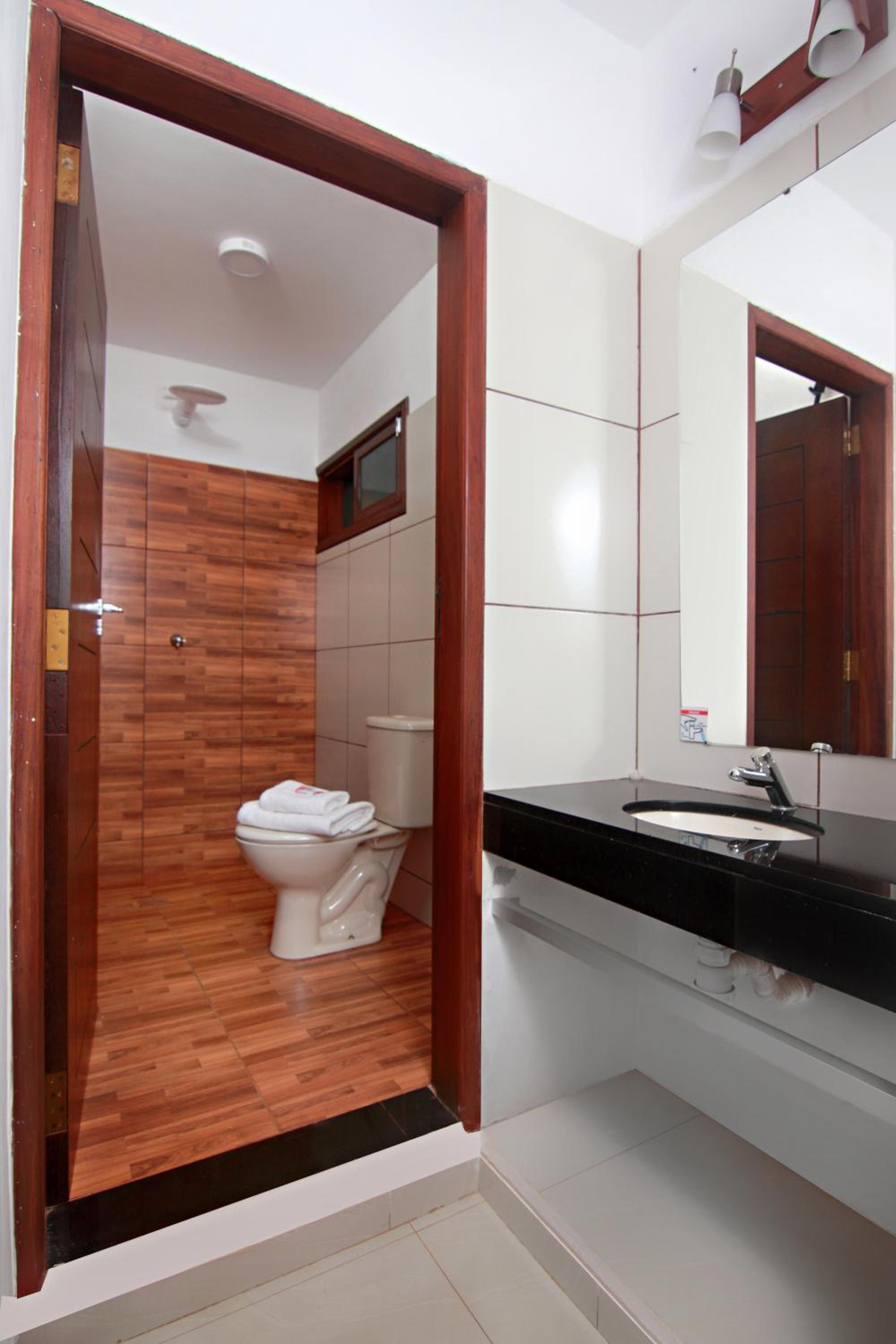 Family Room with Private Bathroom photo 3