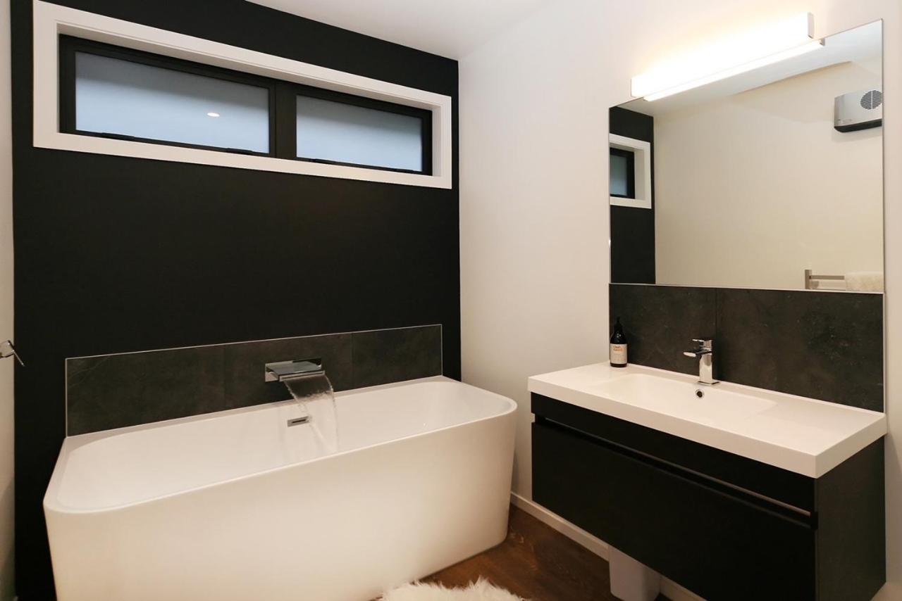 Four-Bedroom House - Photo 3