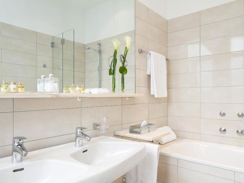 Zimmer Nr. 6111199