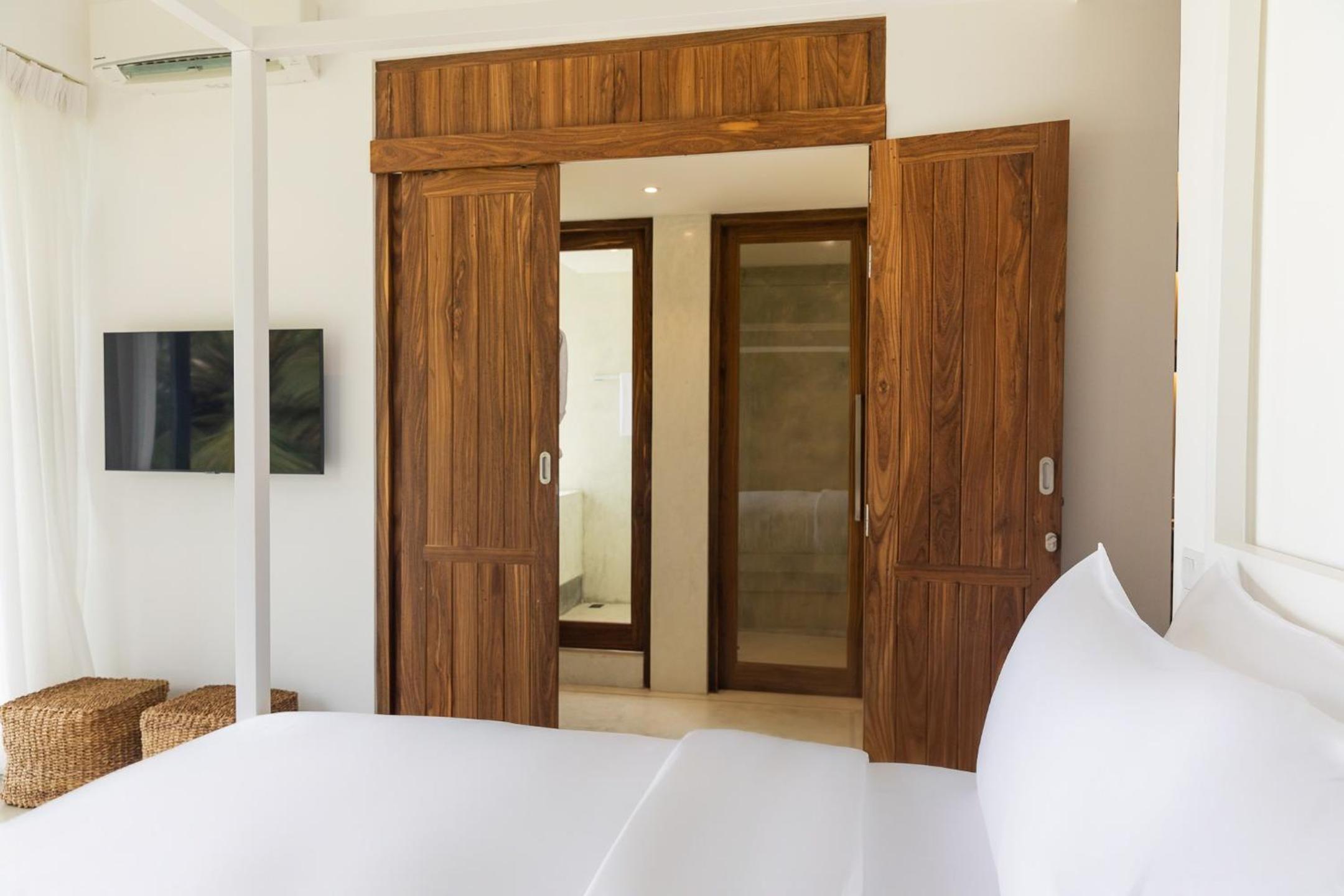 Superior King Room - Photo 26