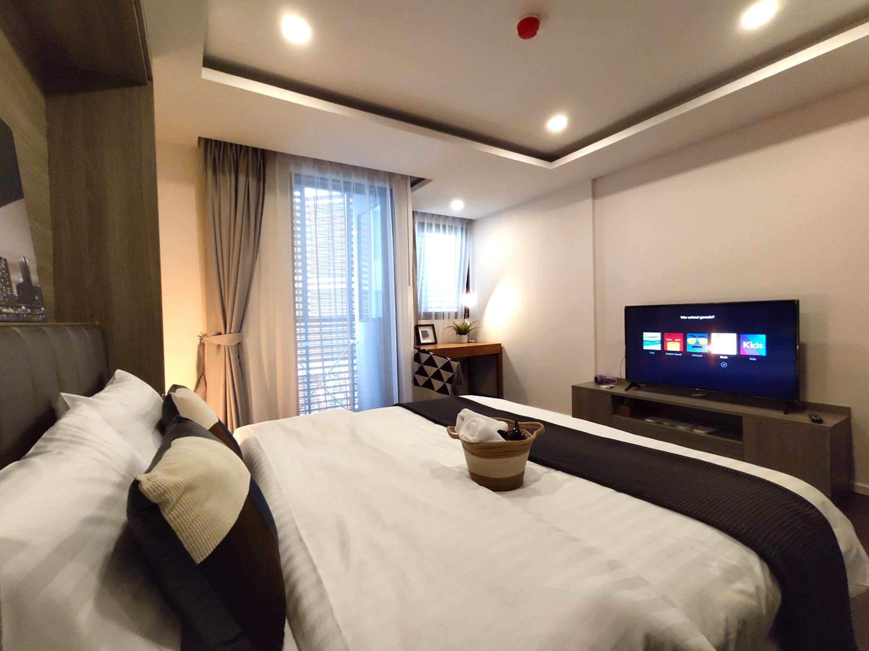 One-Bedroom Apartment photo 2