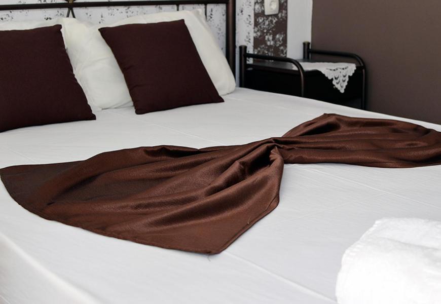 One-Bedroom Apartment - Photo 2