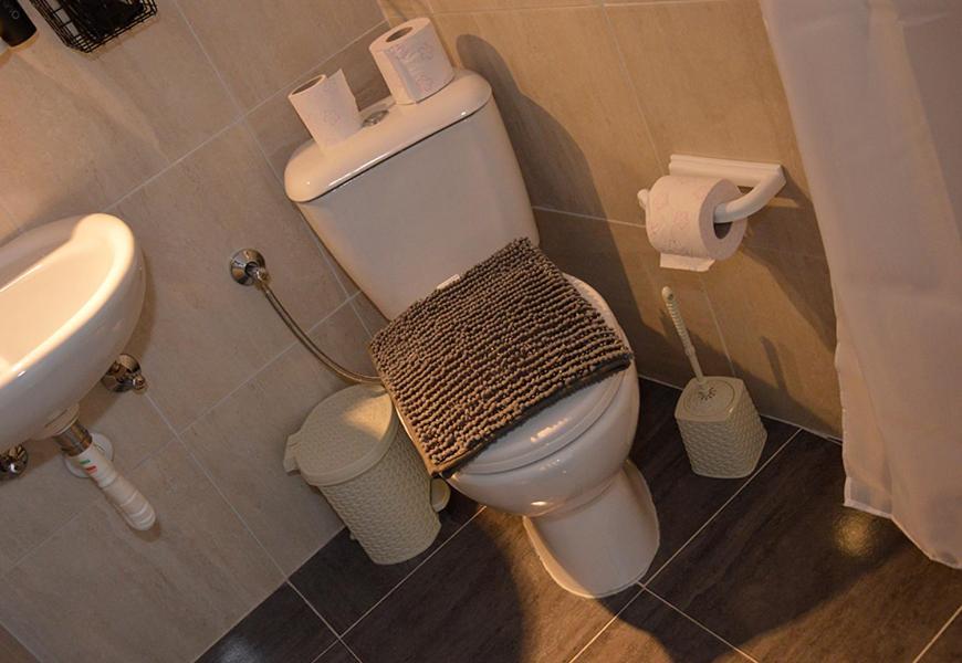 One-Bedroom Apartment - Photo 6