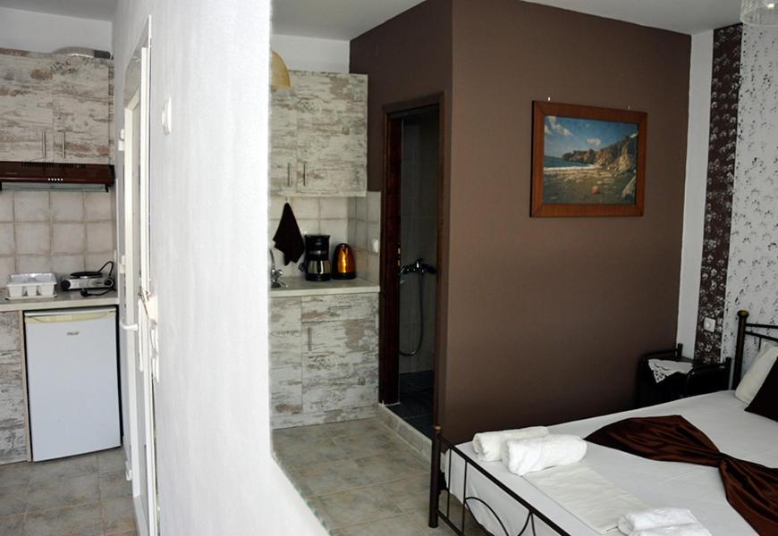 One-Bedroom Apartment - Photo 1