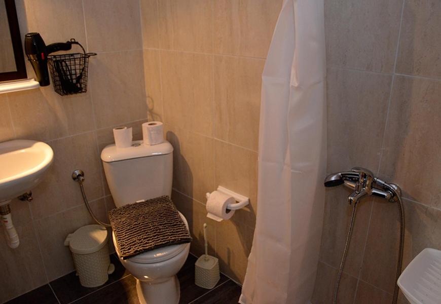 One-Bedroom Apartment - Photo 13