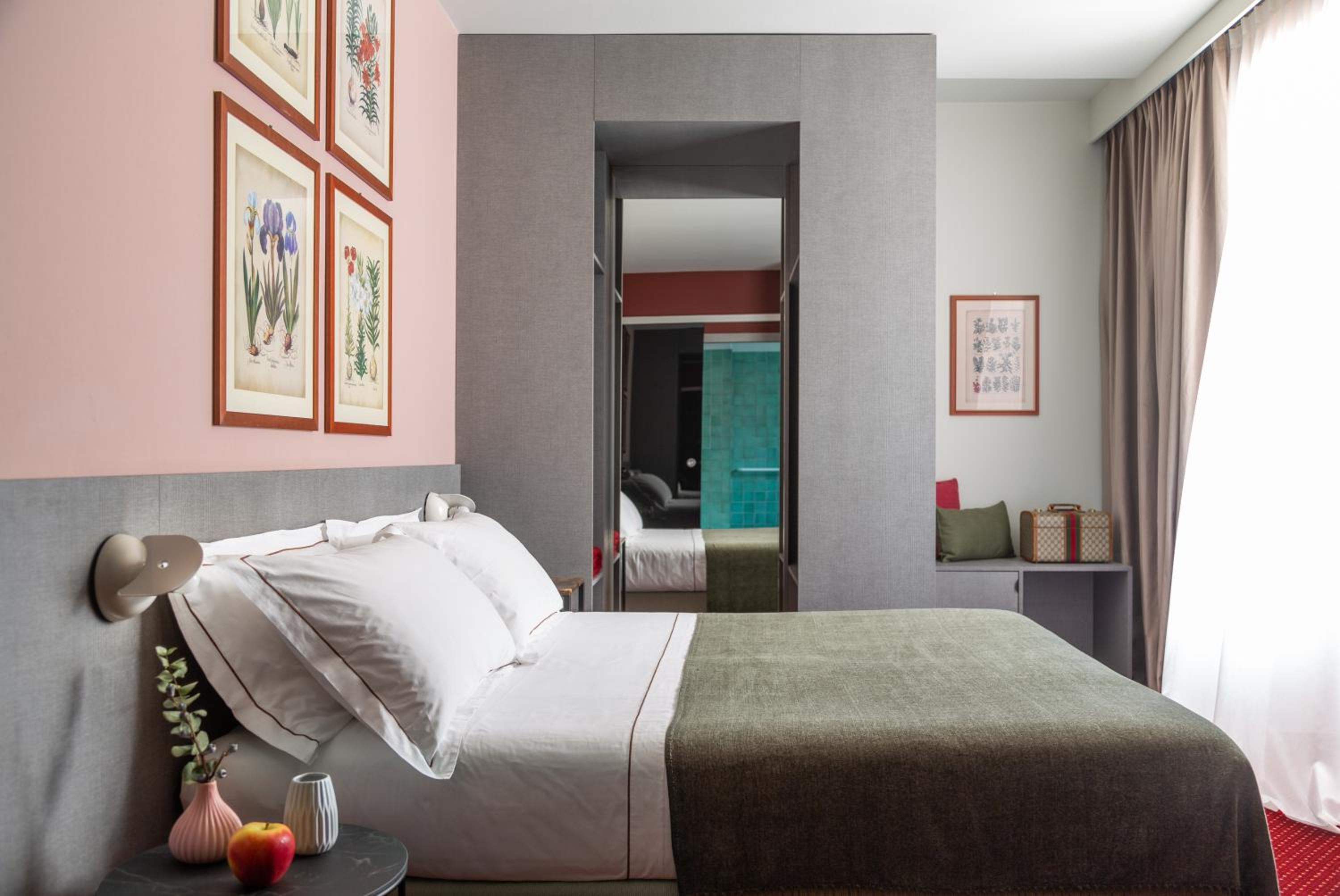 Standard Double or Twin Room - Photo 6