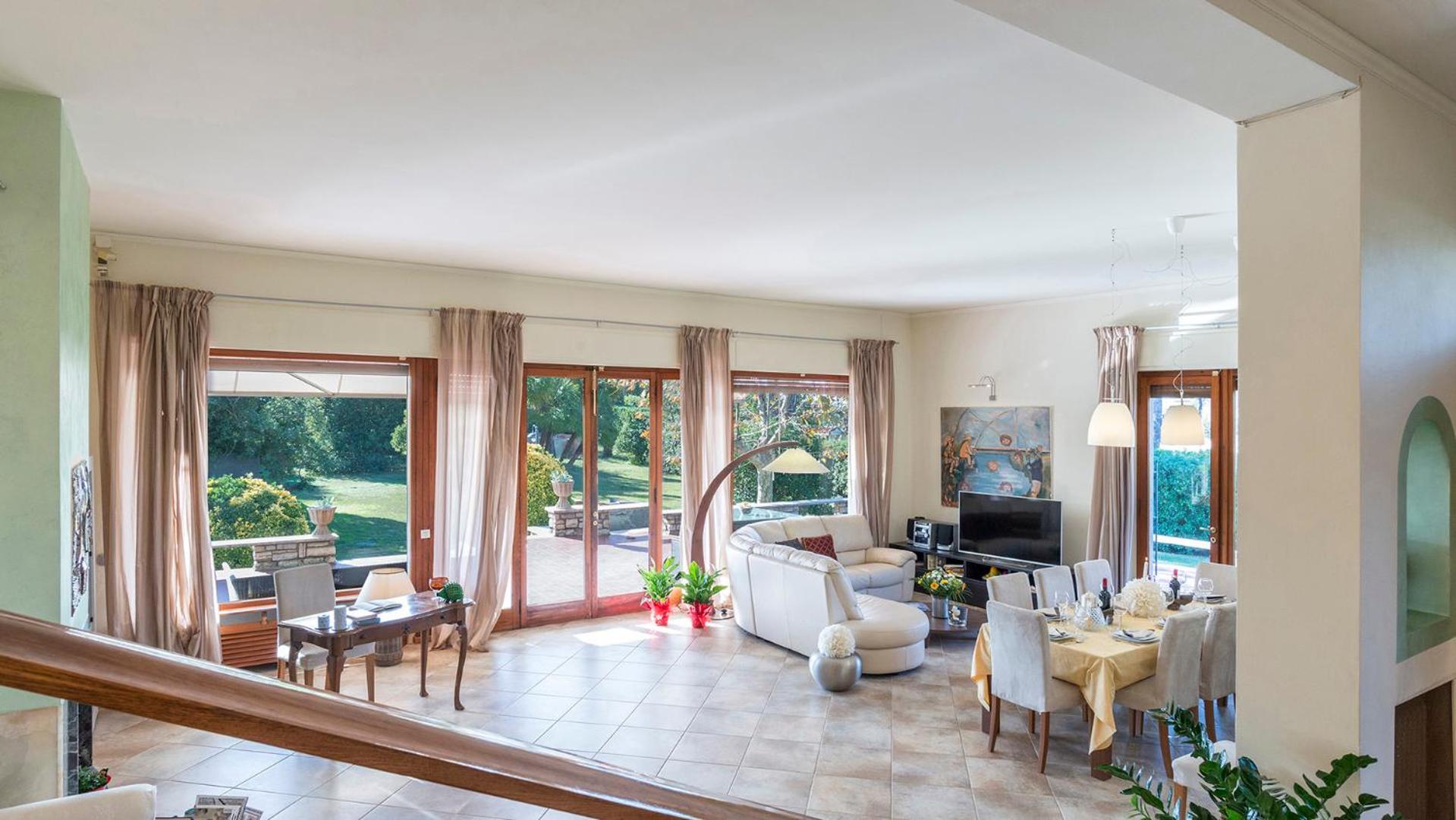 Four-Bedroom Villa photo 1