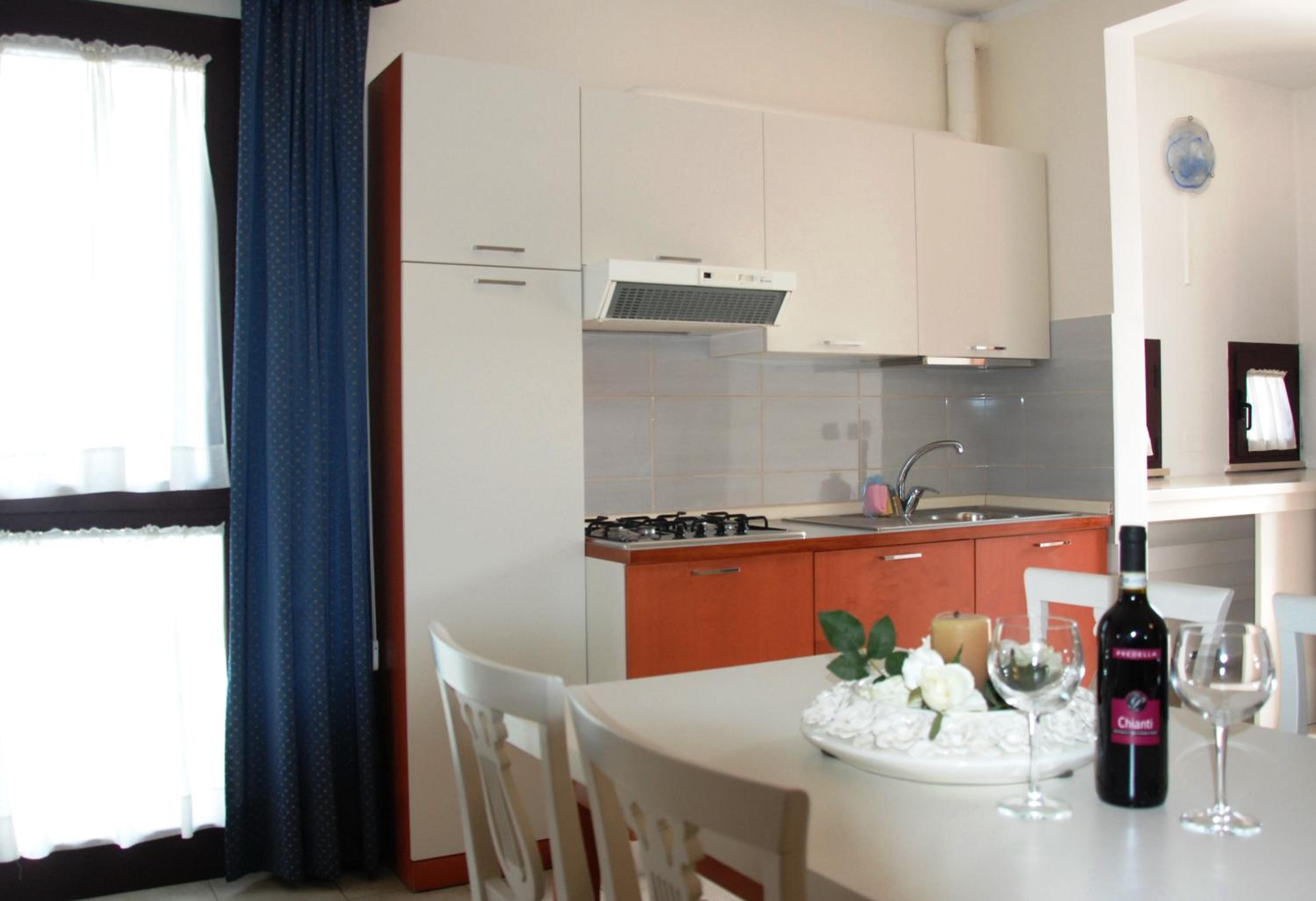 Apartment with Terrace - Photo 5